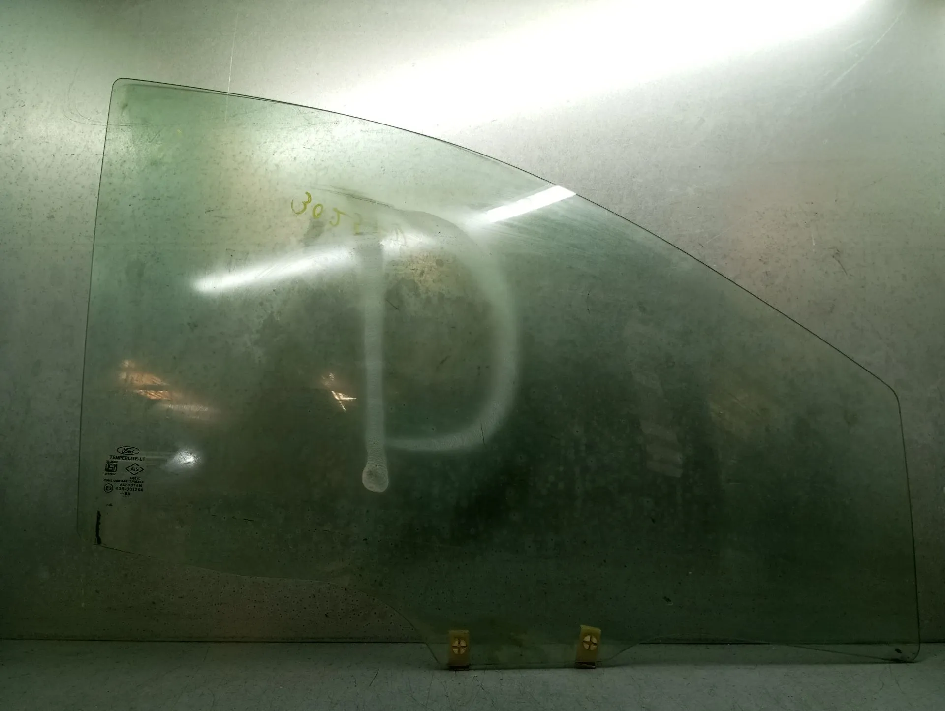 Right front door glass FORD Ka+ Imagem-1