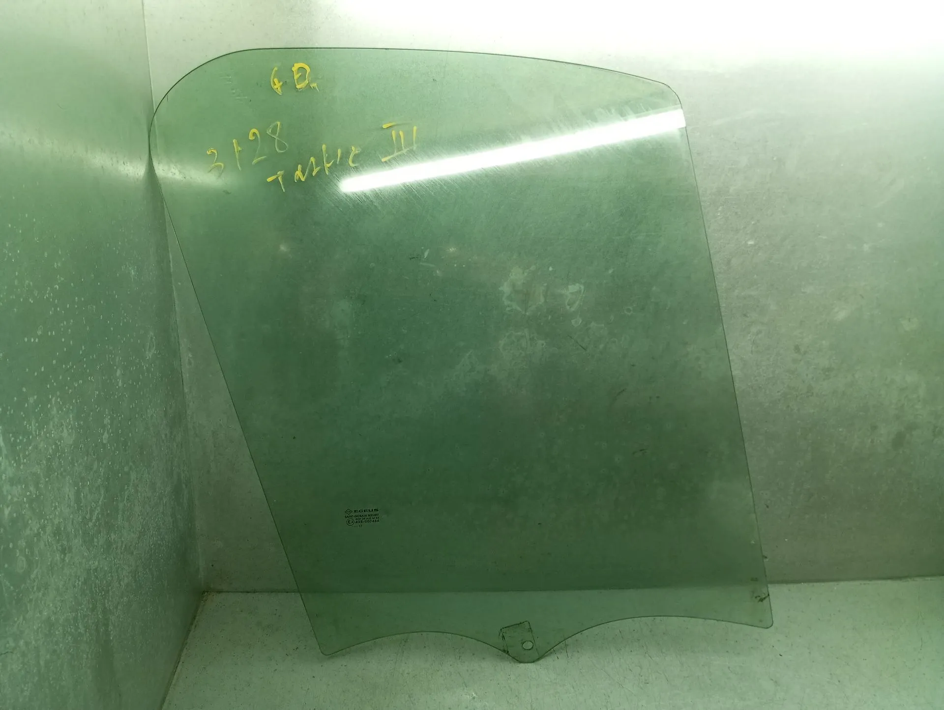 Vidrio puerta Delantero Derecho RENAULT Trafic III Combi (JG_)