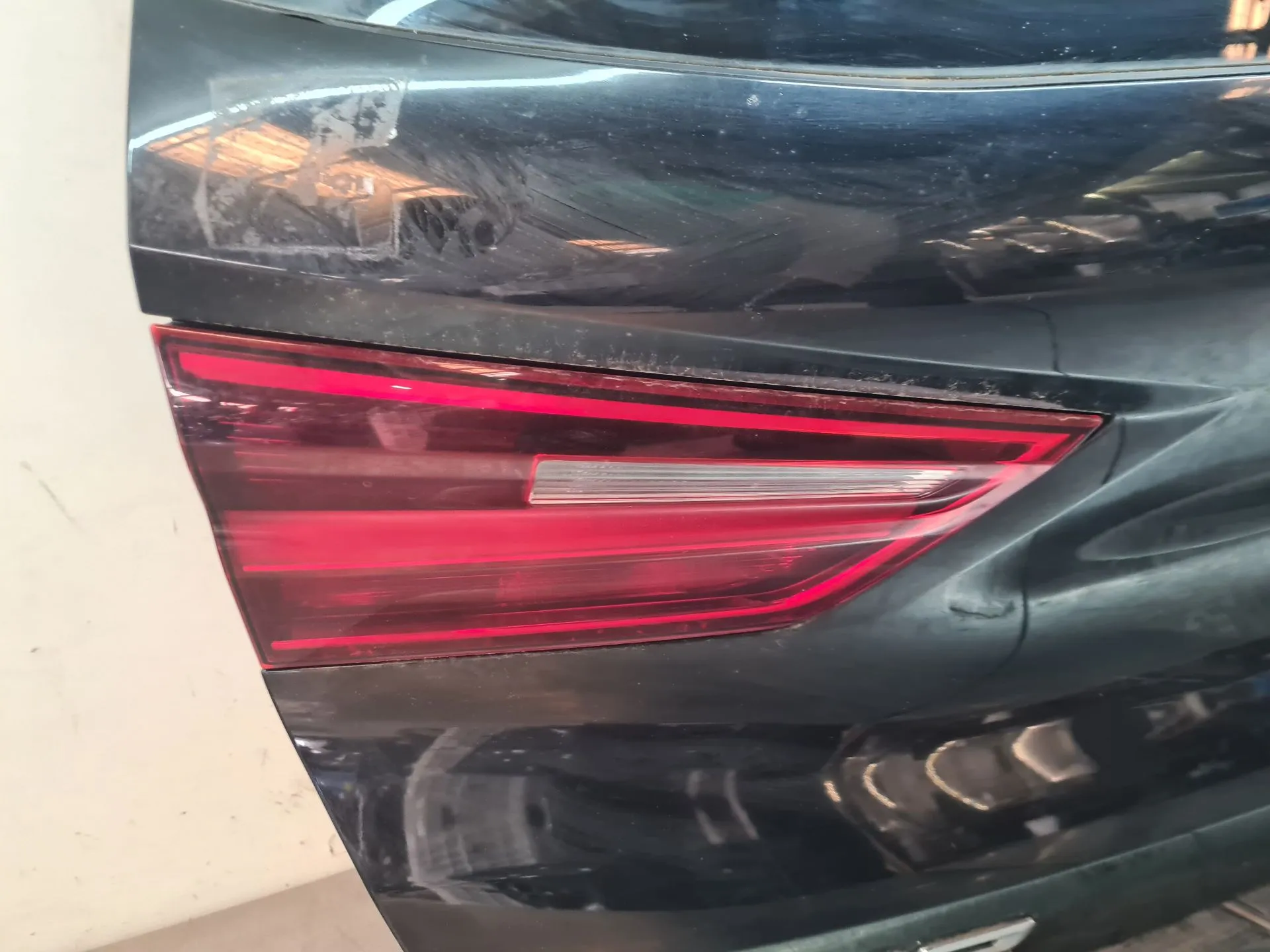 Left Tailgate light  BMW X2 (F39)