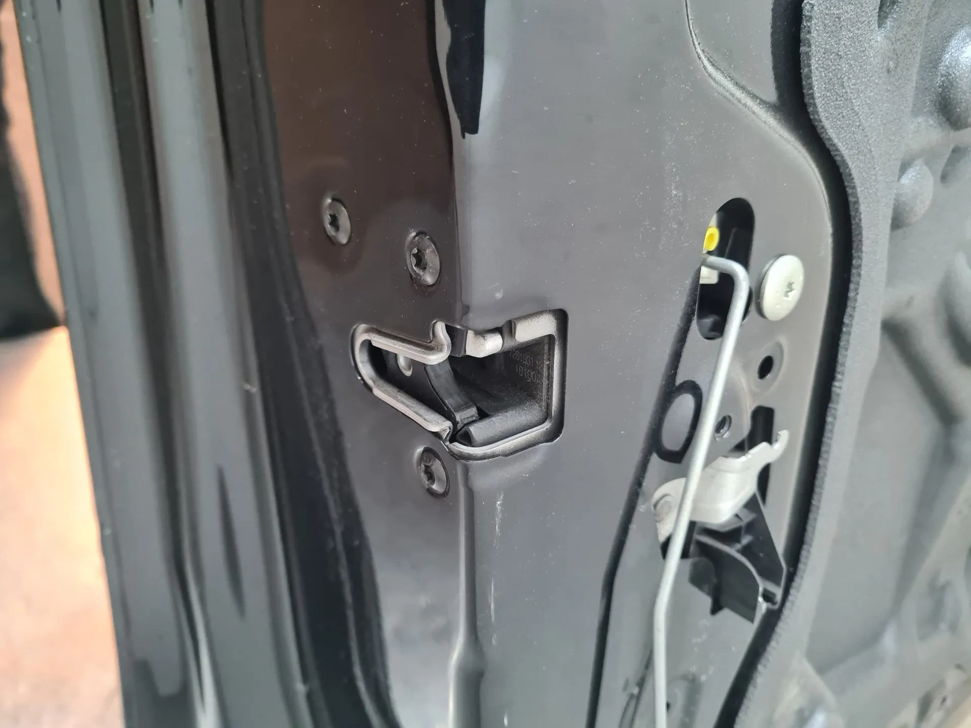 Serratura / chiusura porta anteriore sinistro BMW X2 (F39)