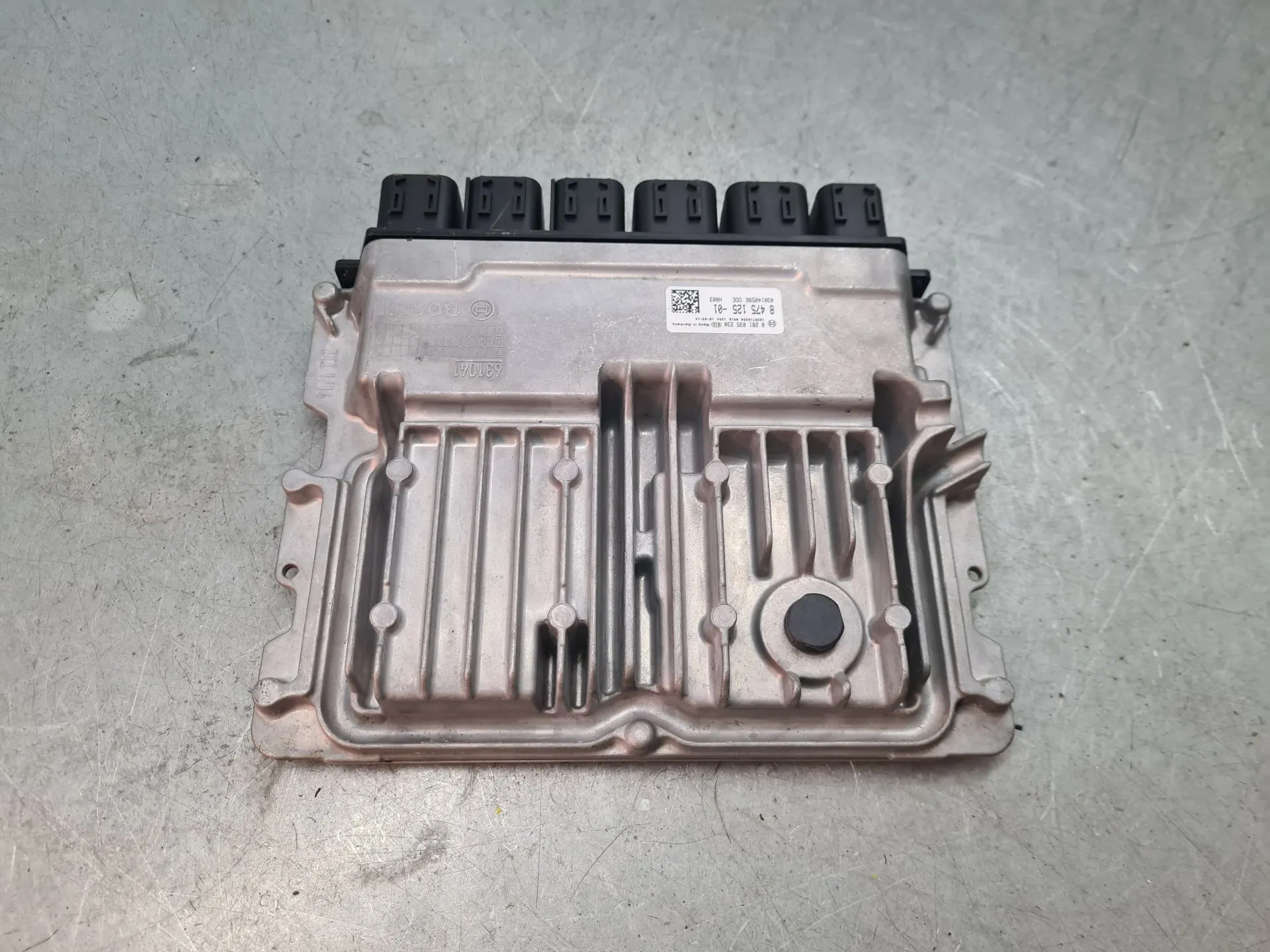 Centralita motor / ECU BMW X2 (F39) Imagem-2