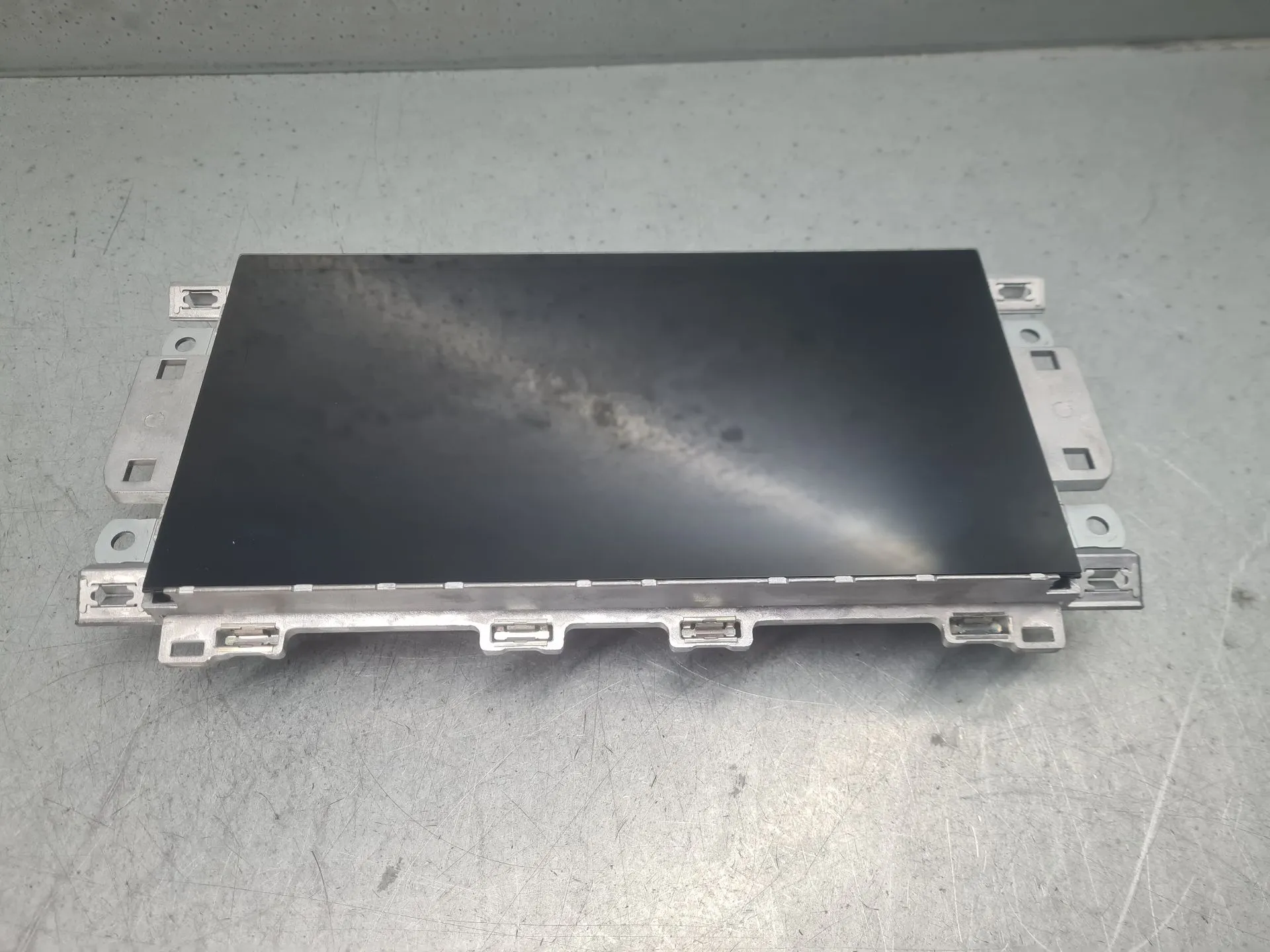 Display / ecrã de informações AUDI A3 Sportback (8YA)