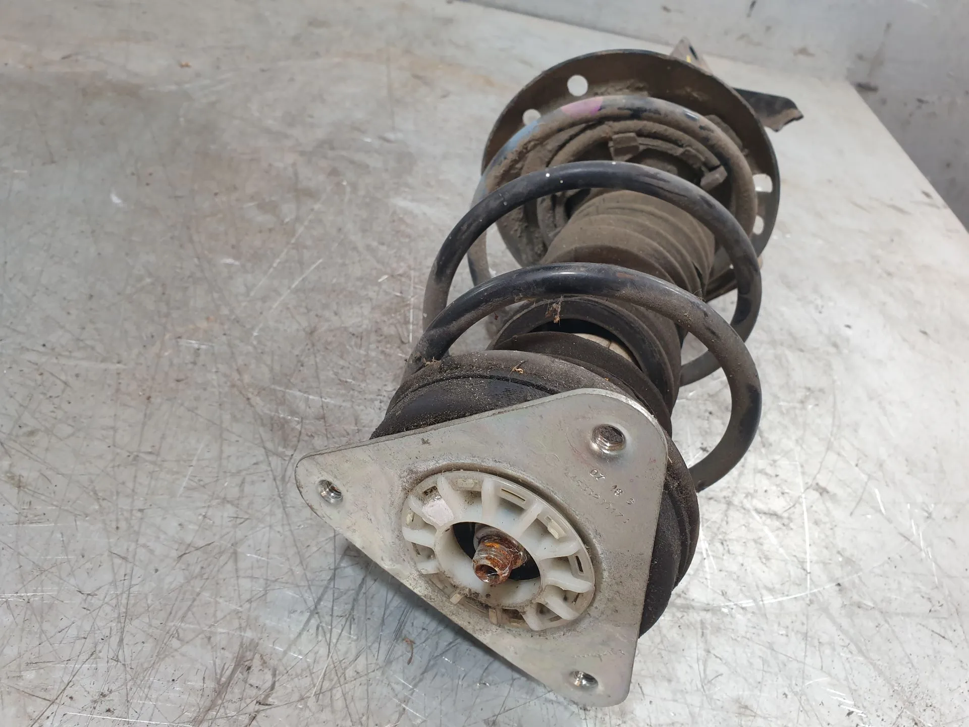 Amortiguador Delantero Derecho RENAULT Twingo III (BCM_) Imagem-1