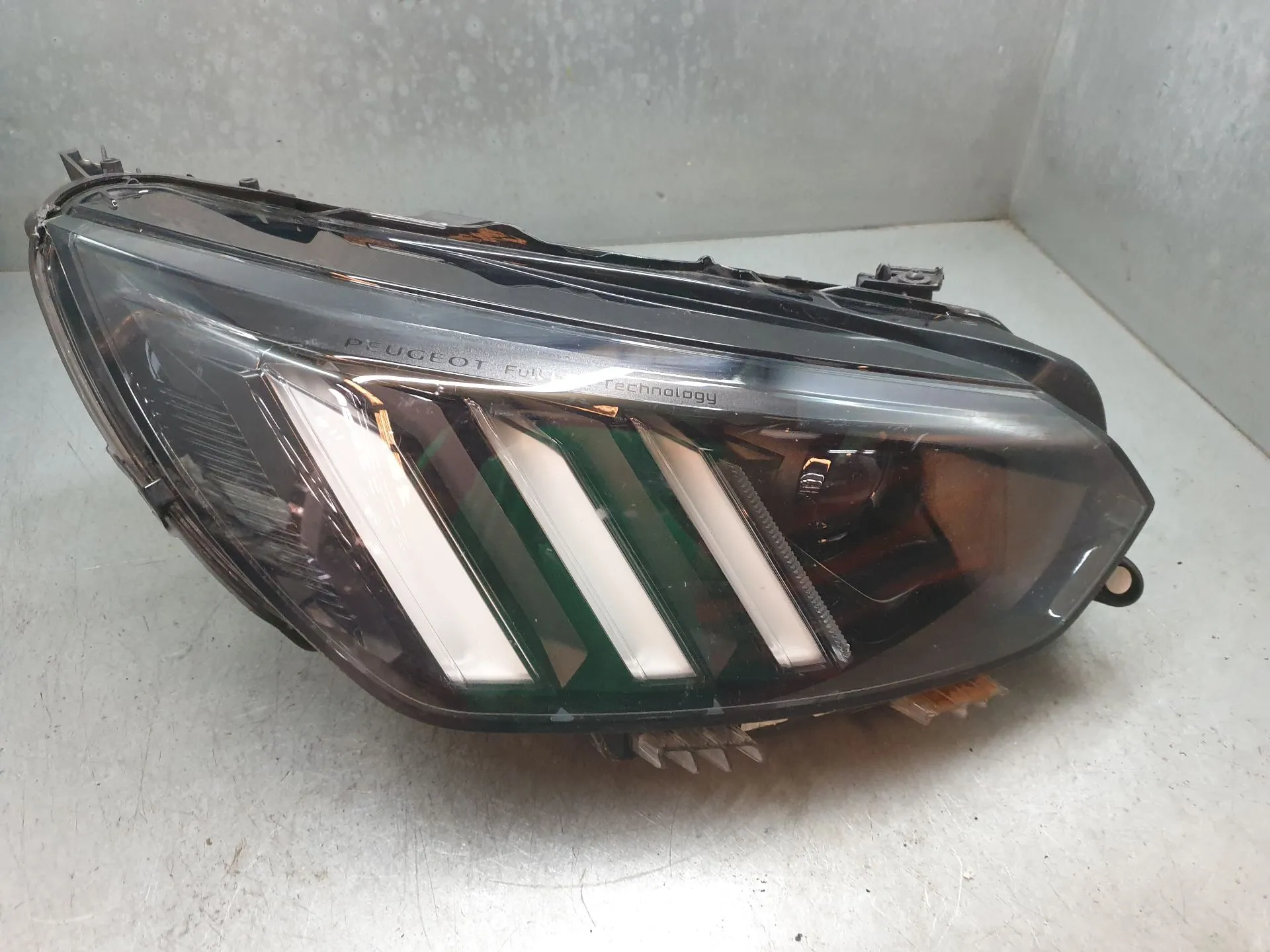 Faro anteriore destro PEUGEOT 208 II