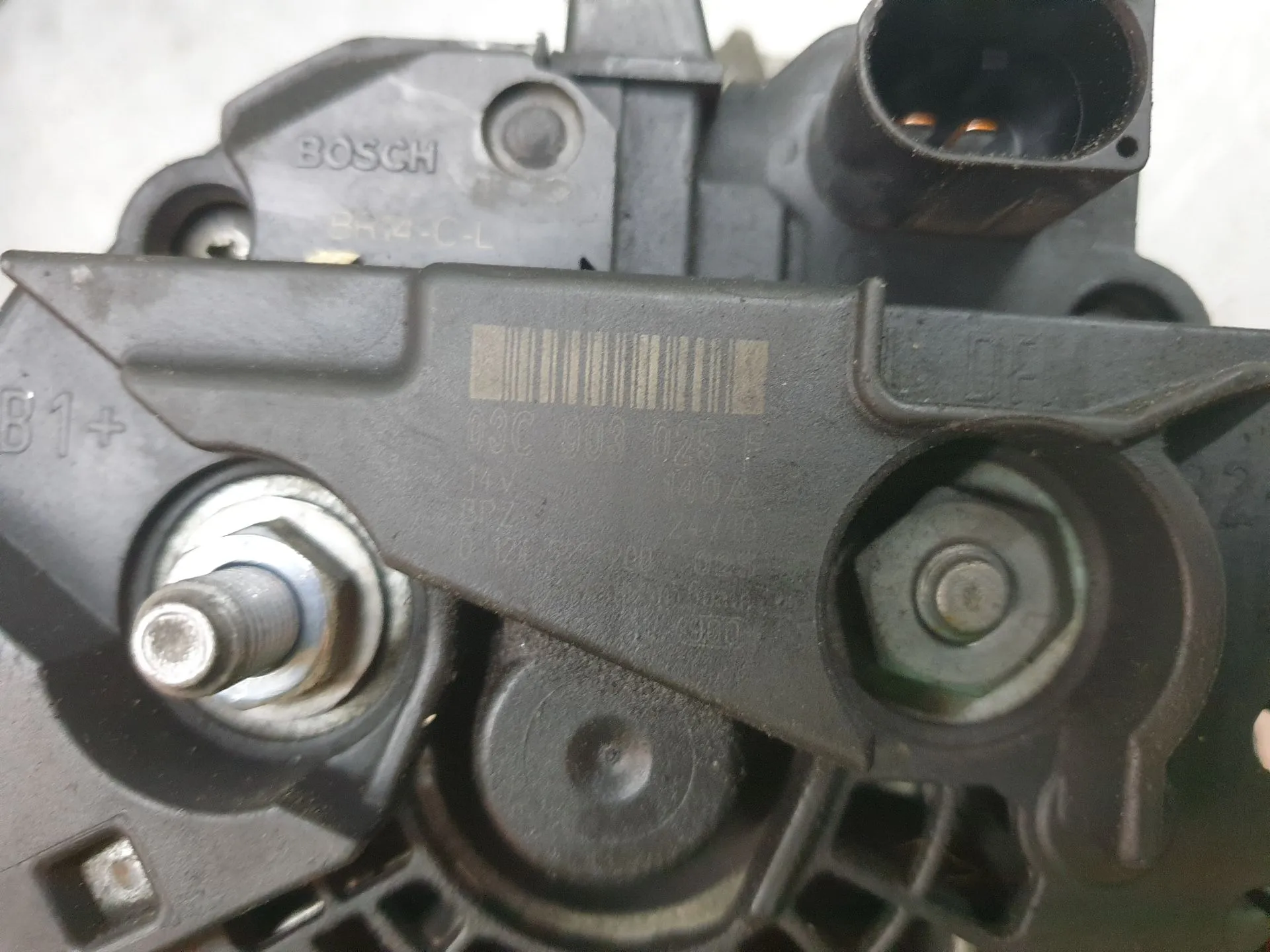 Alternador VOLKSWAGEN Golf VI (5K1) Imagem-3