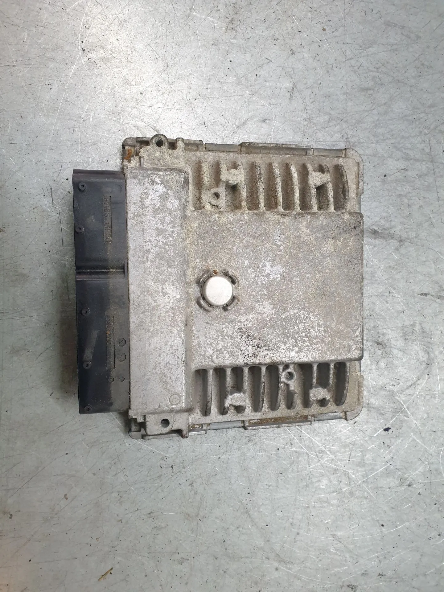 Centralina motor / ECU VOLKSWAGEN Golf VI (5K1)