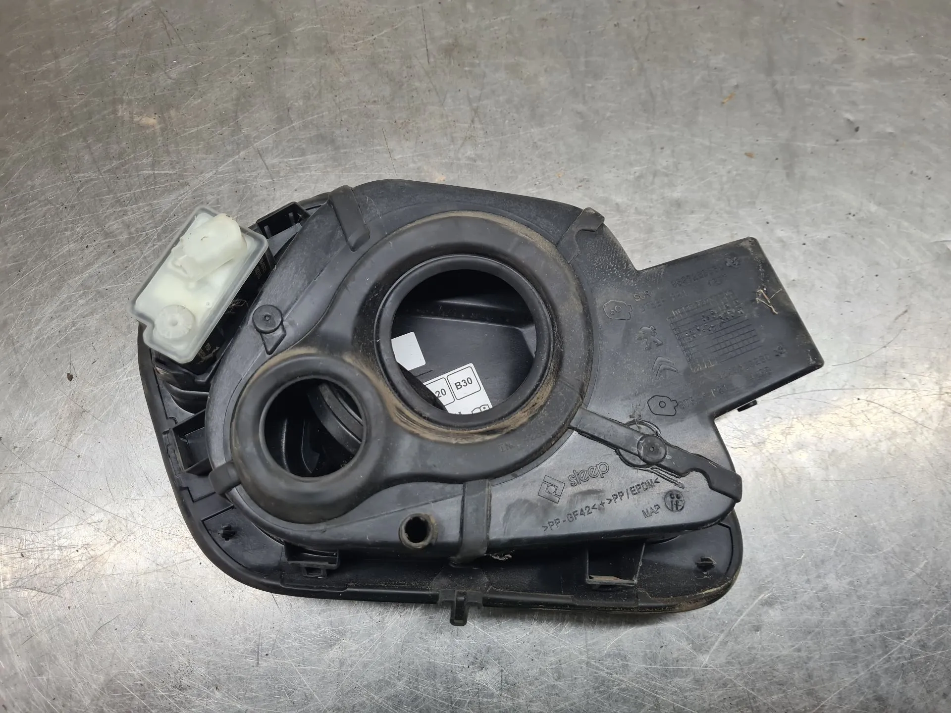 Tappo serbatoio carburante PEUGEOT 208 II Imagem-2