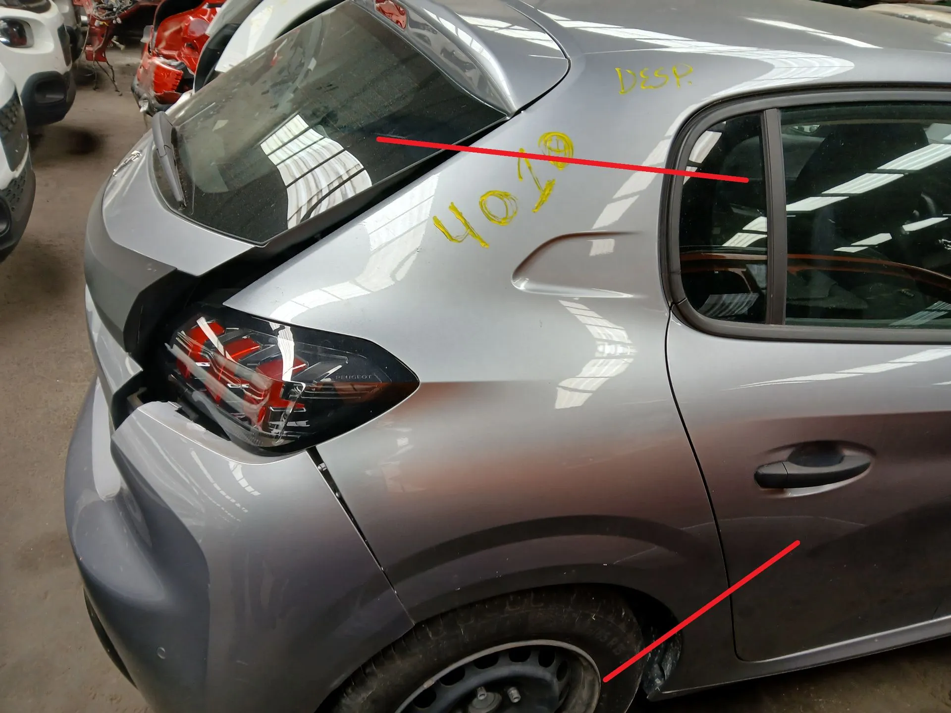 Pannello posteriore destro PEUGEOT 208 II
