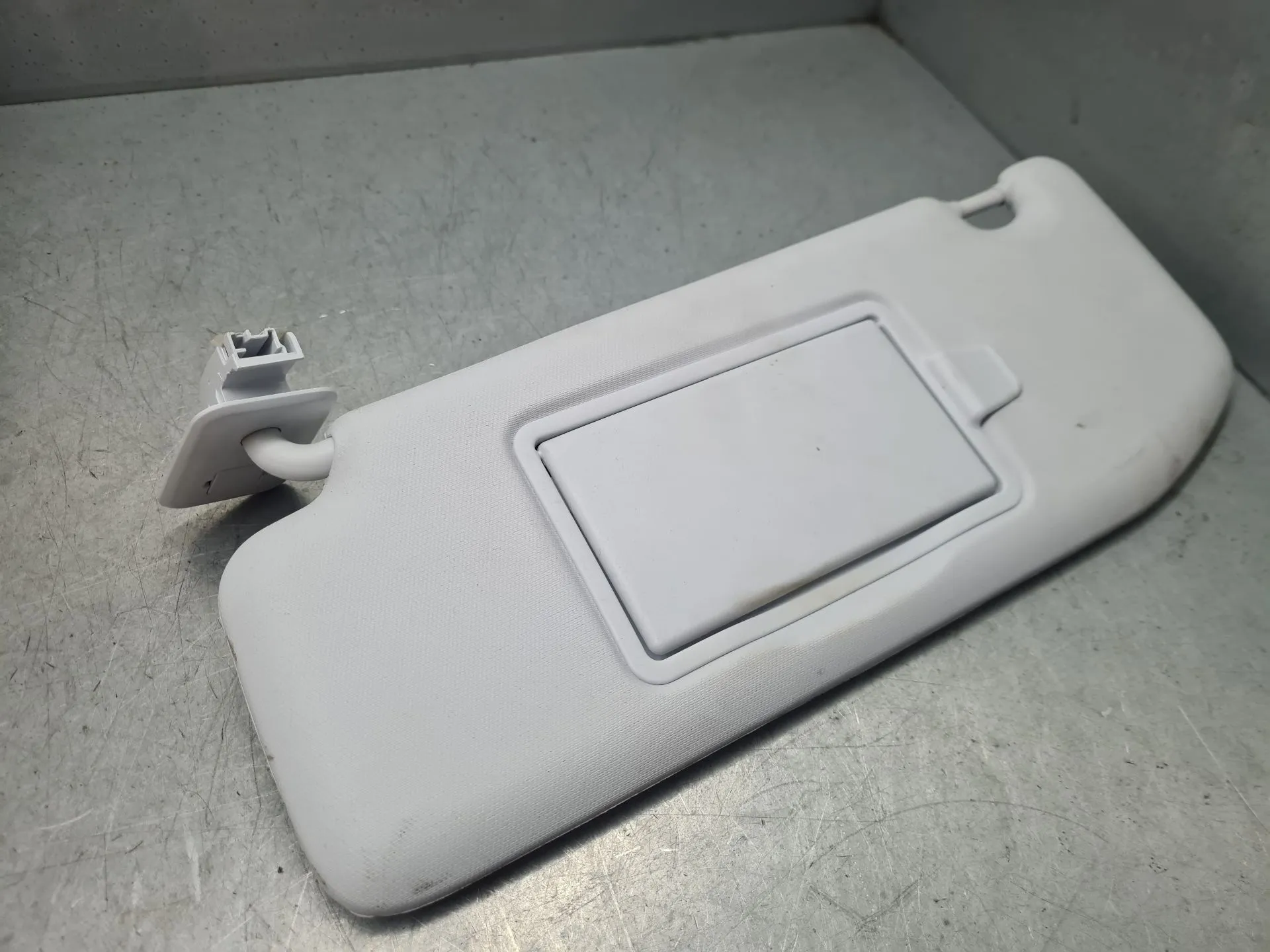 Pála de sol esquerda PEUGEOT 208 II Imagem-1