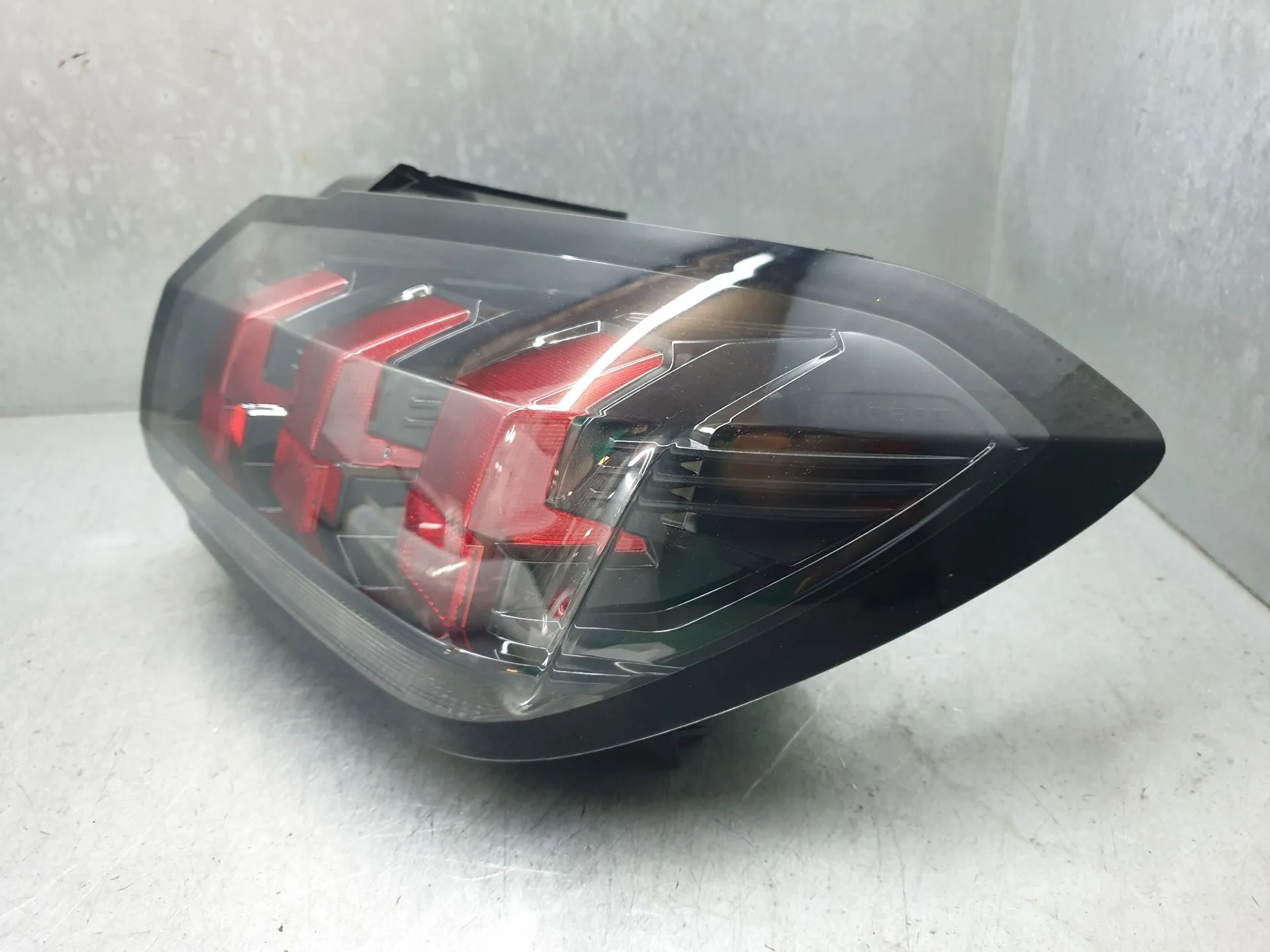 Feu arrière Droite PEUGEOT 208 II Imagem-2