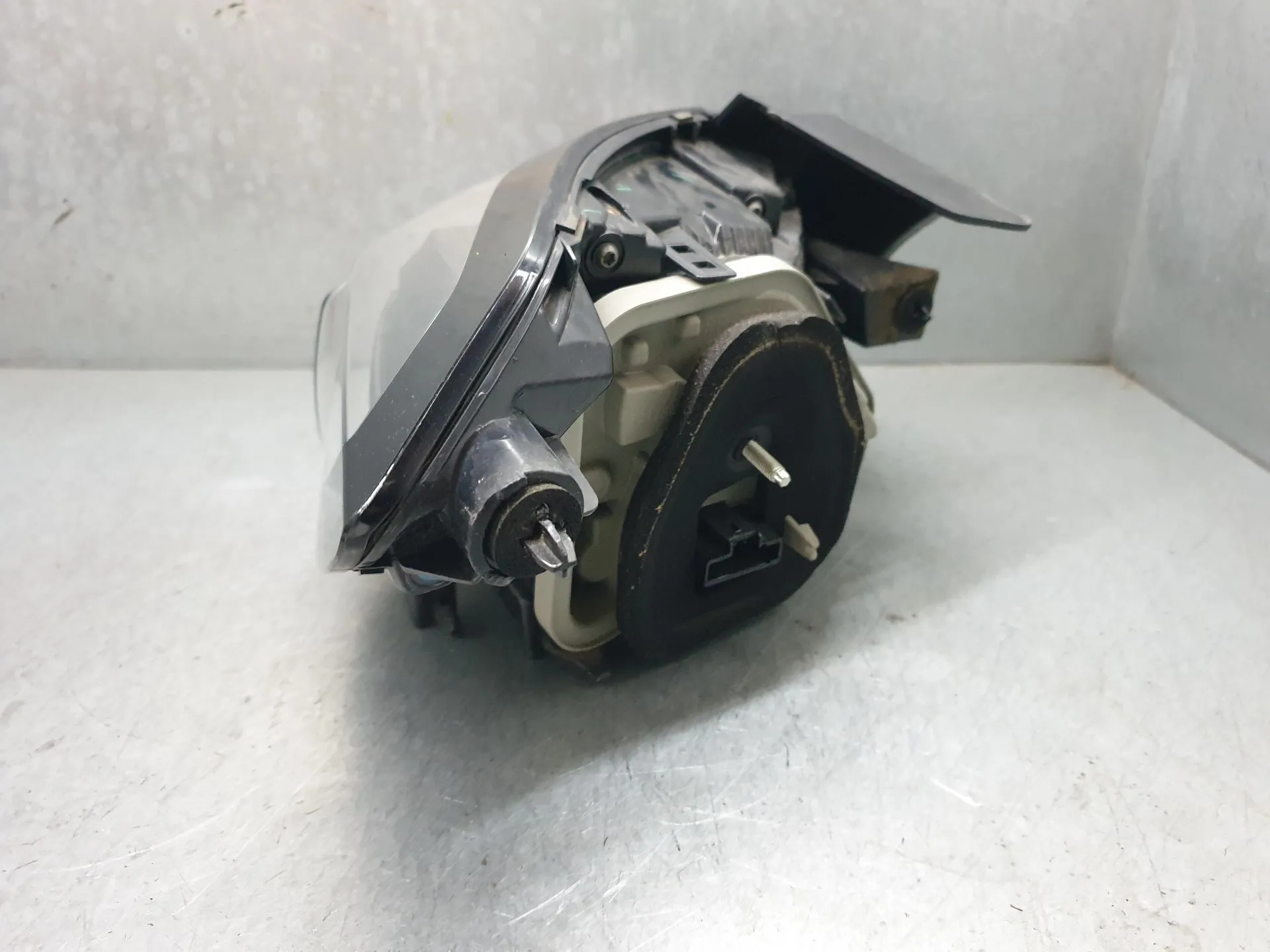 Feu arrière Droite PEUGEOT 208 II Imagem-3