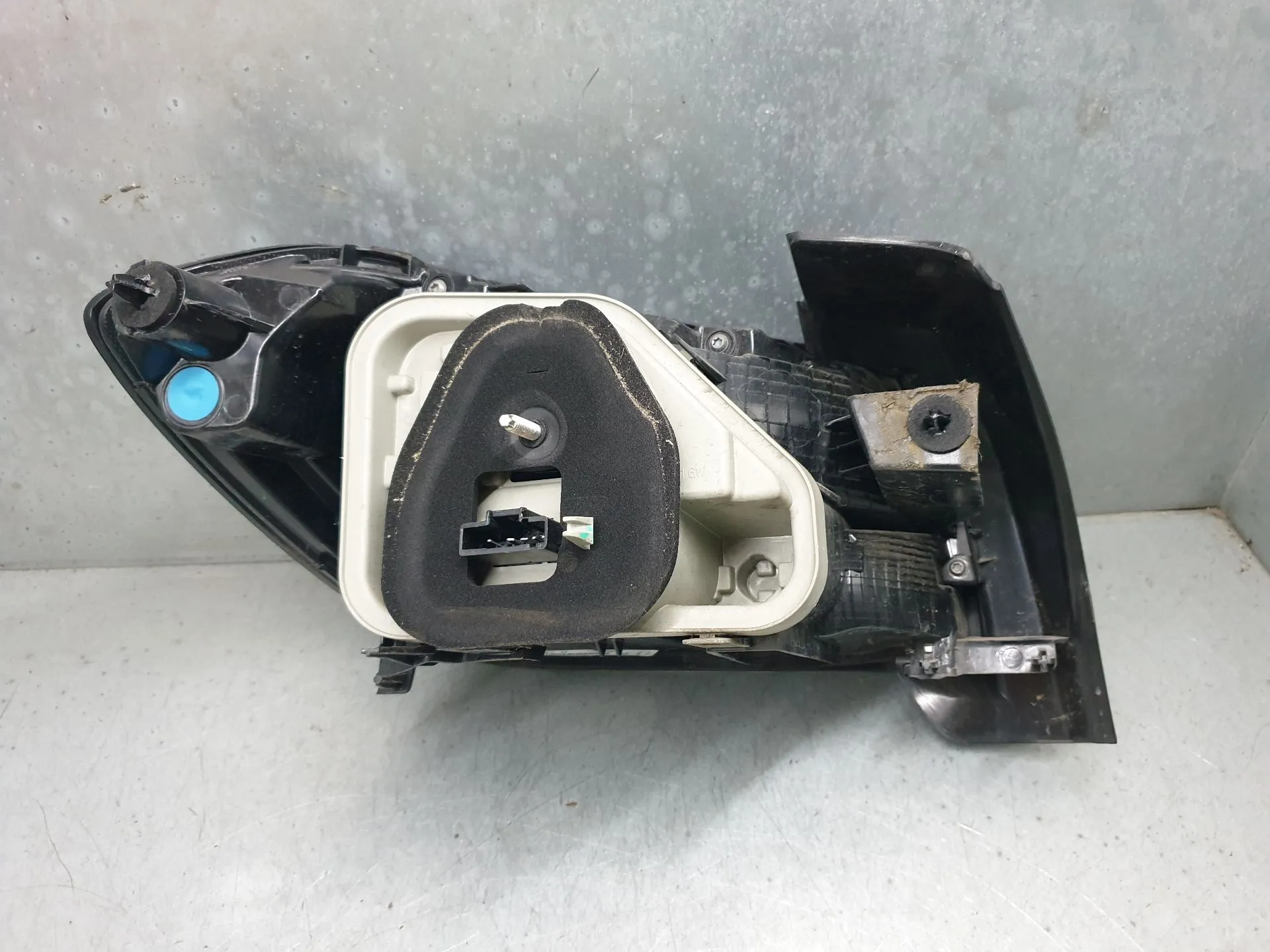 Feu arrière Droite PEUGEOT 208 II Imagem-4