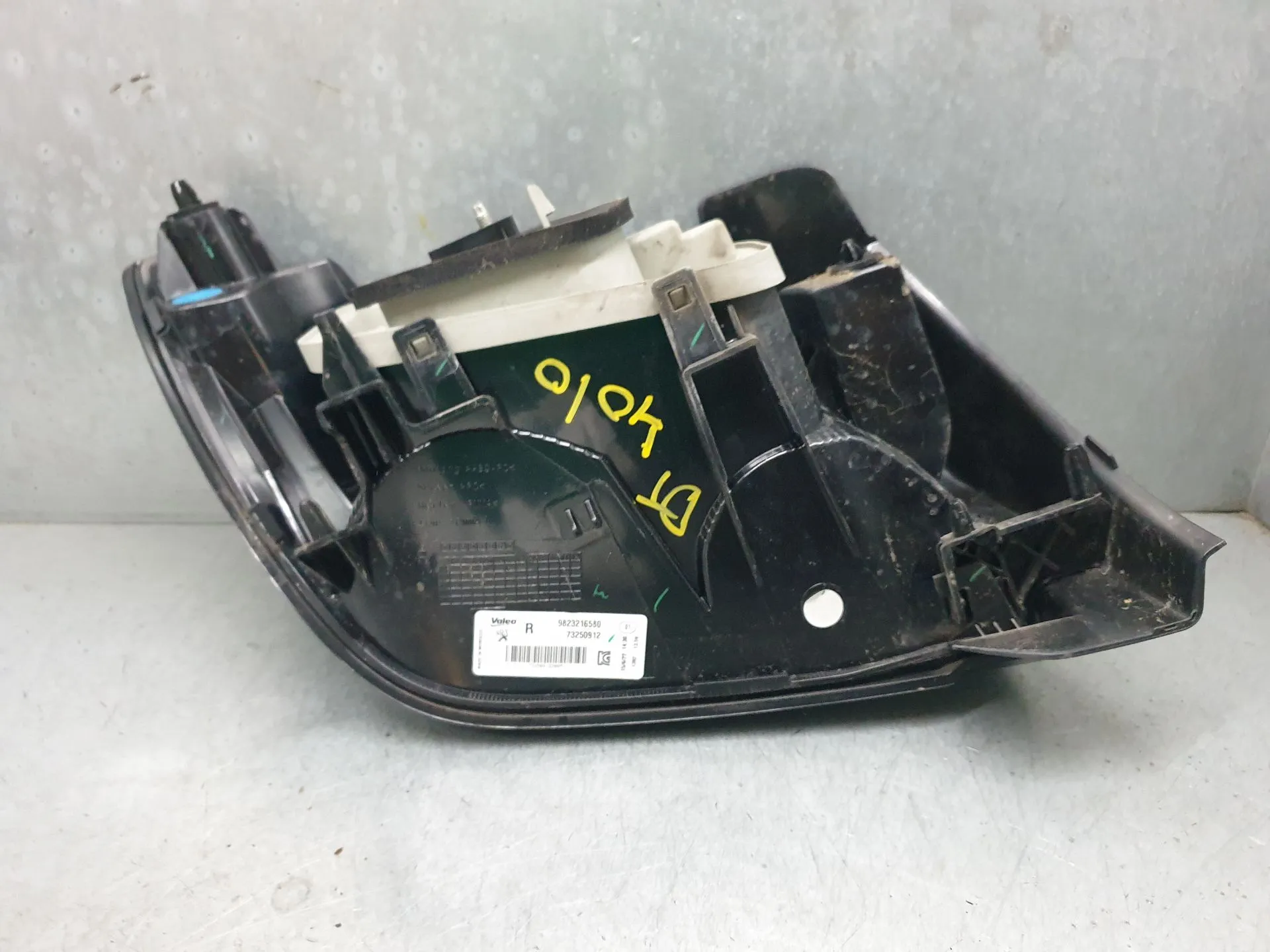 Feu arrière Droite PEUGEOT 208 II Imagem-5