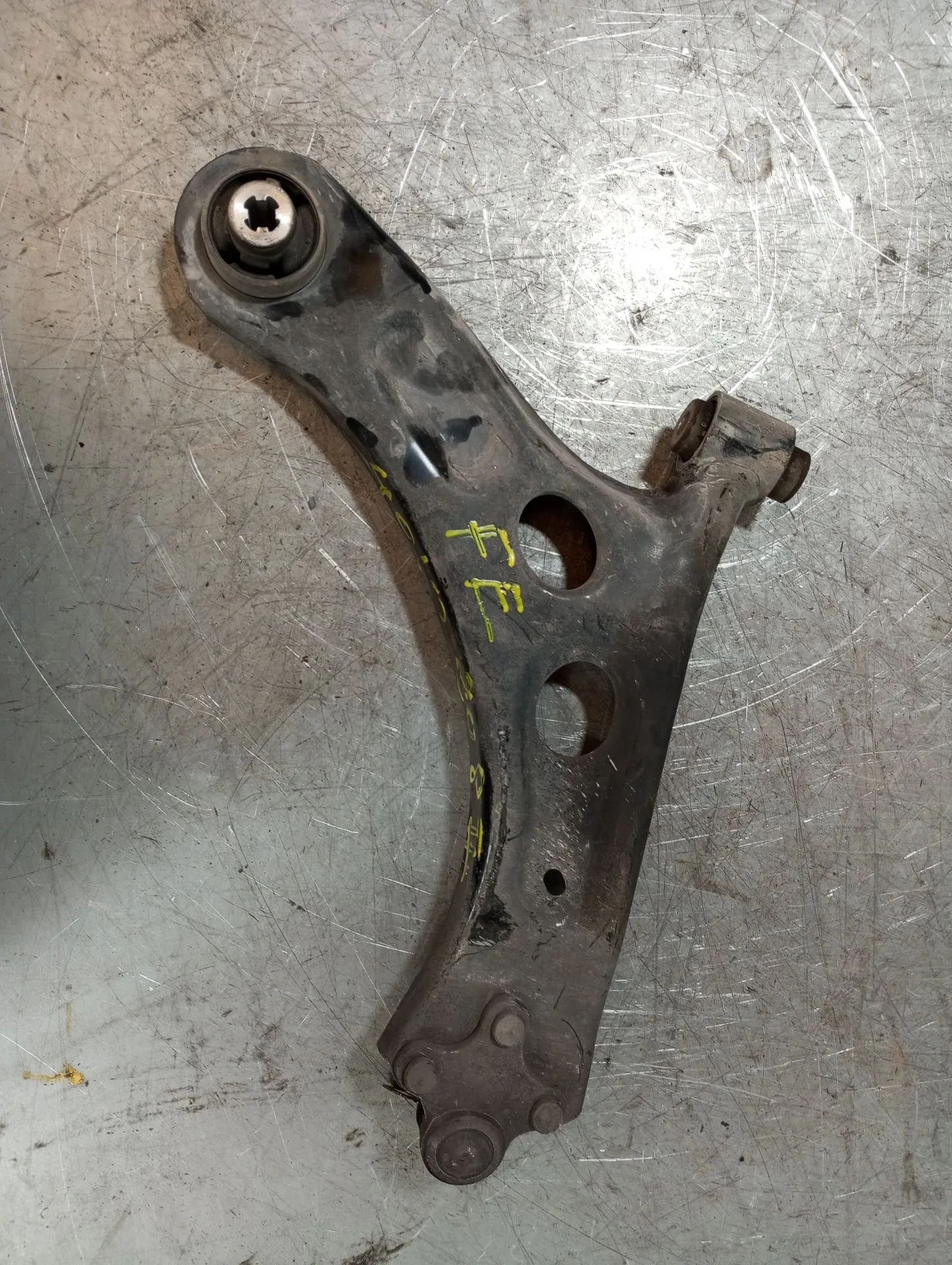 Left front suspension arm PEUGEOT 208 II