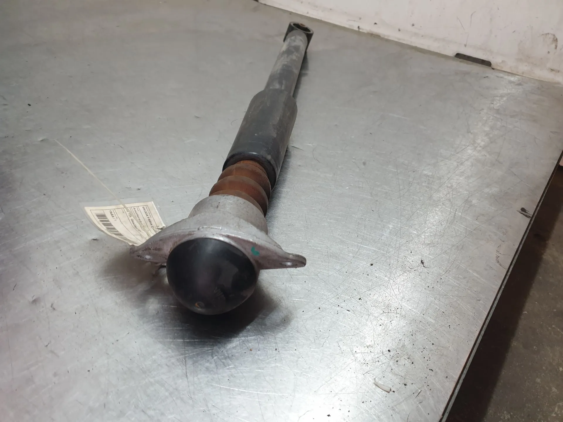 Amortiguador Trasero Izquierdo SKODA Fabia I Break (6Y5) Imagem-1