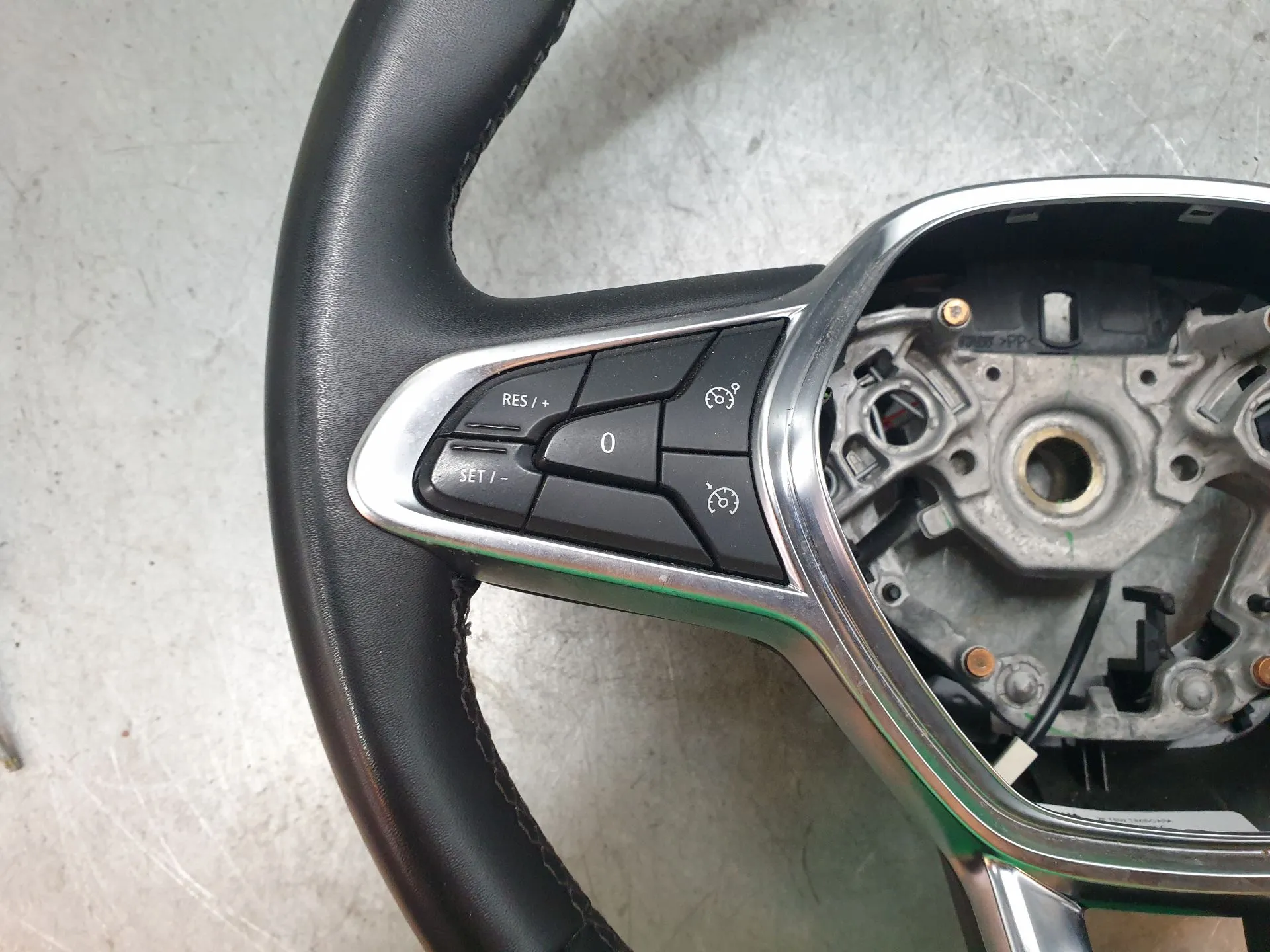 Volante RENAULT Clio V (BF_) Imagem-1