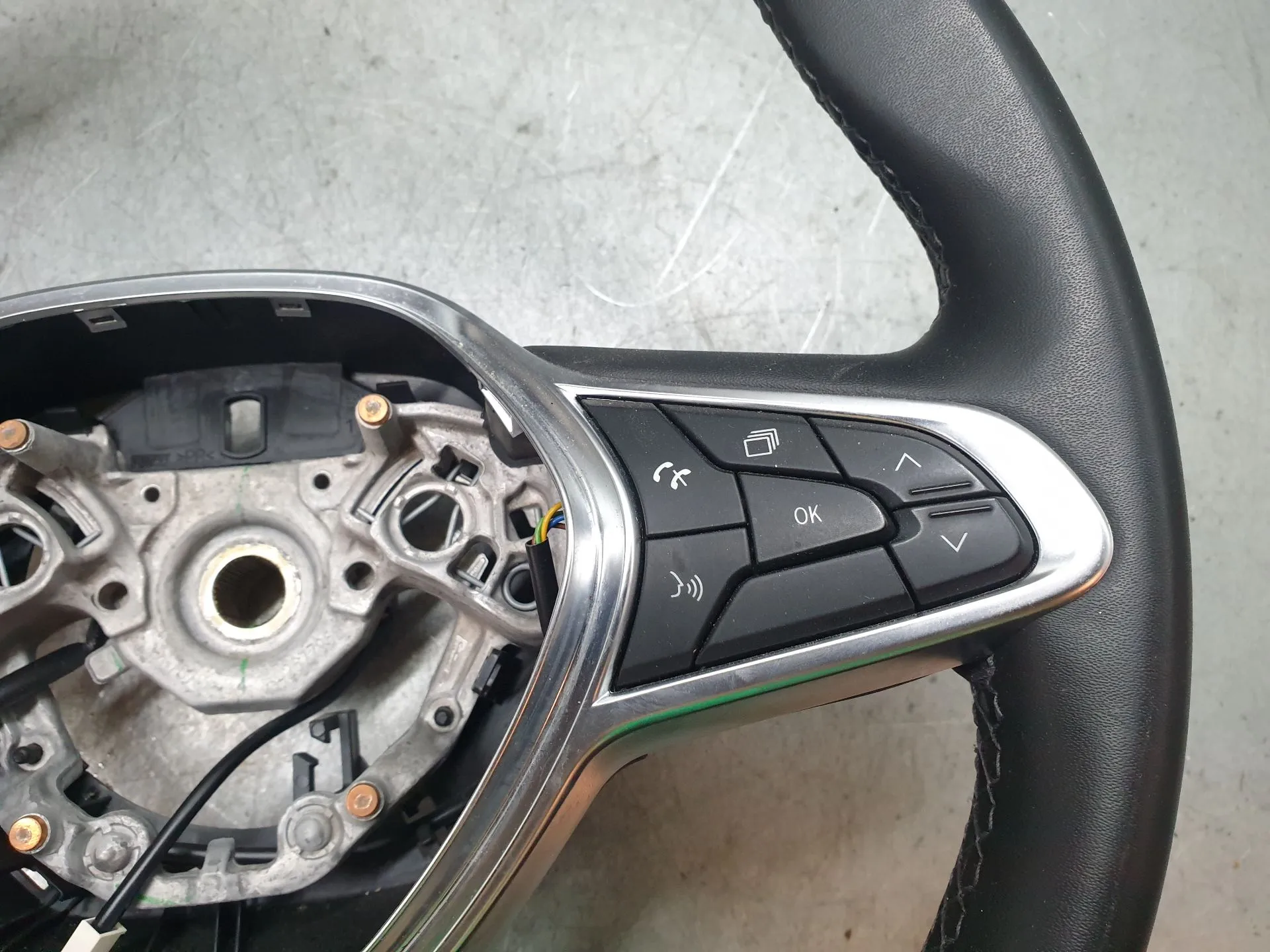 Volante RENAULT Clio V (BF_) Imagem-2