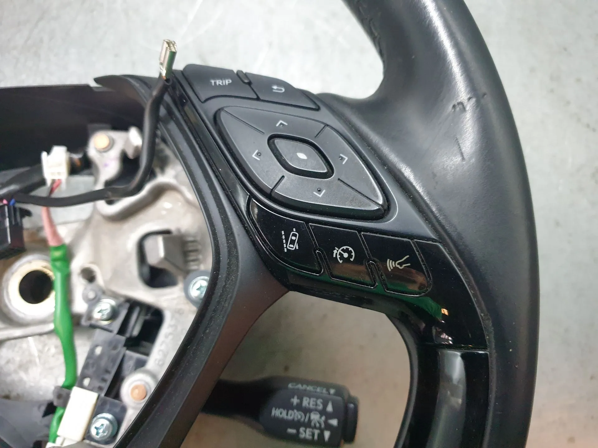 Volante TOYOTA C-HR (_X1_) Imagem-2