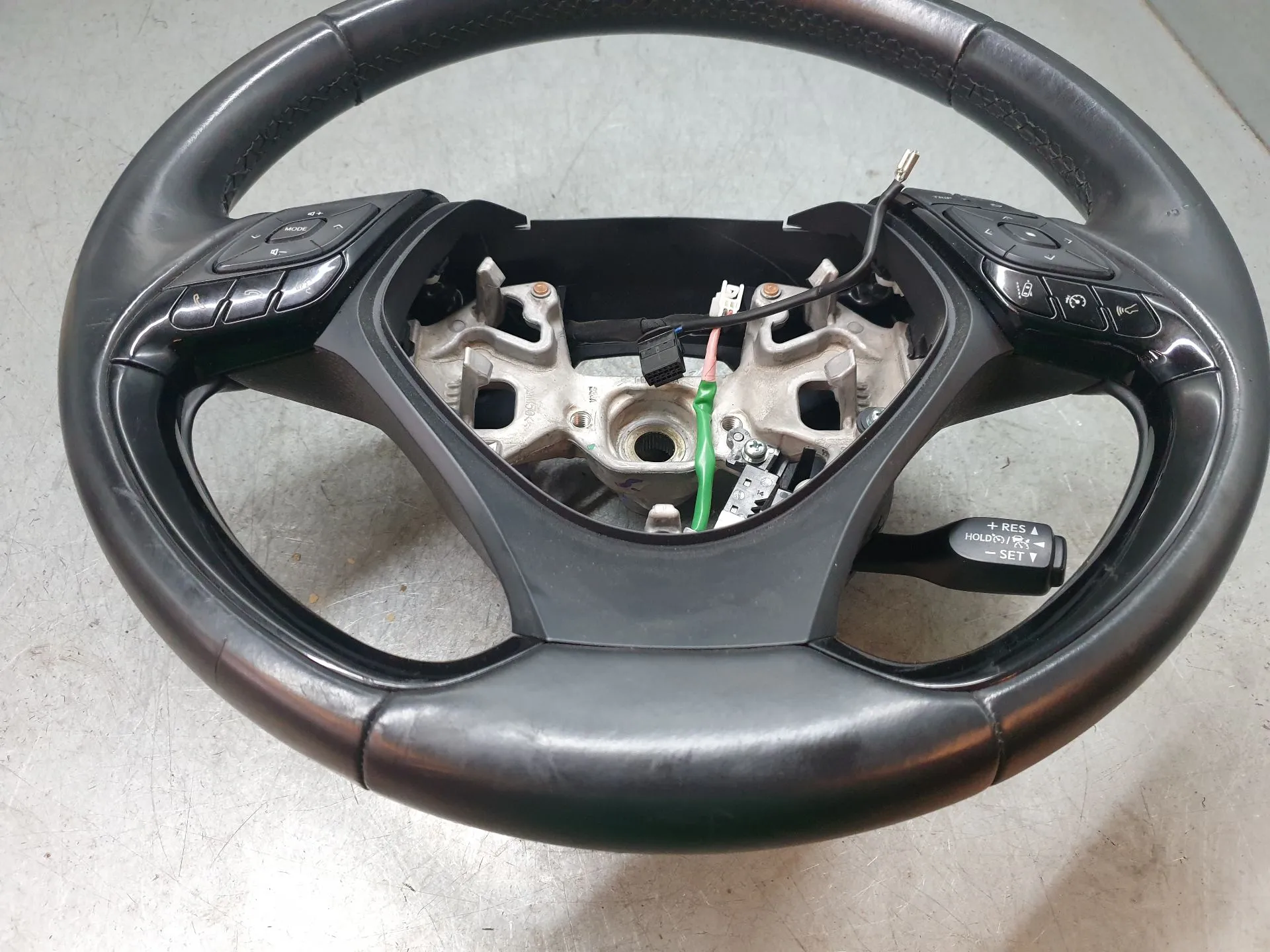 Volante TOYOTA C-HR (_X1_) Imagem-3