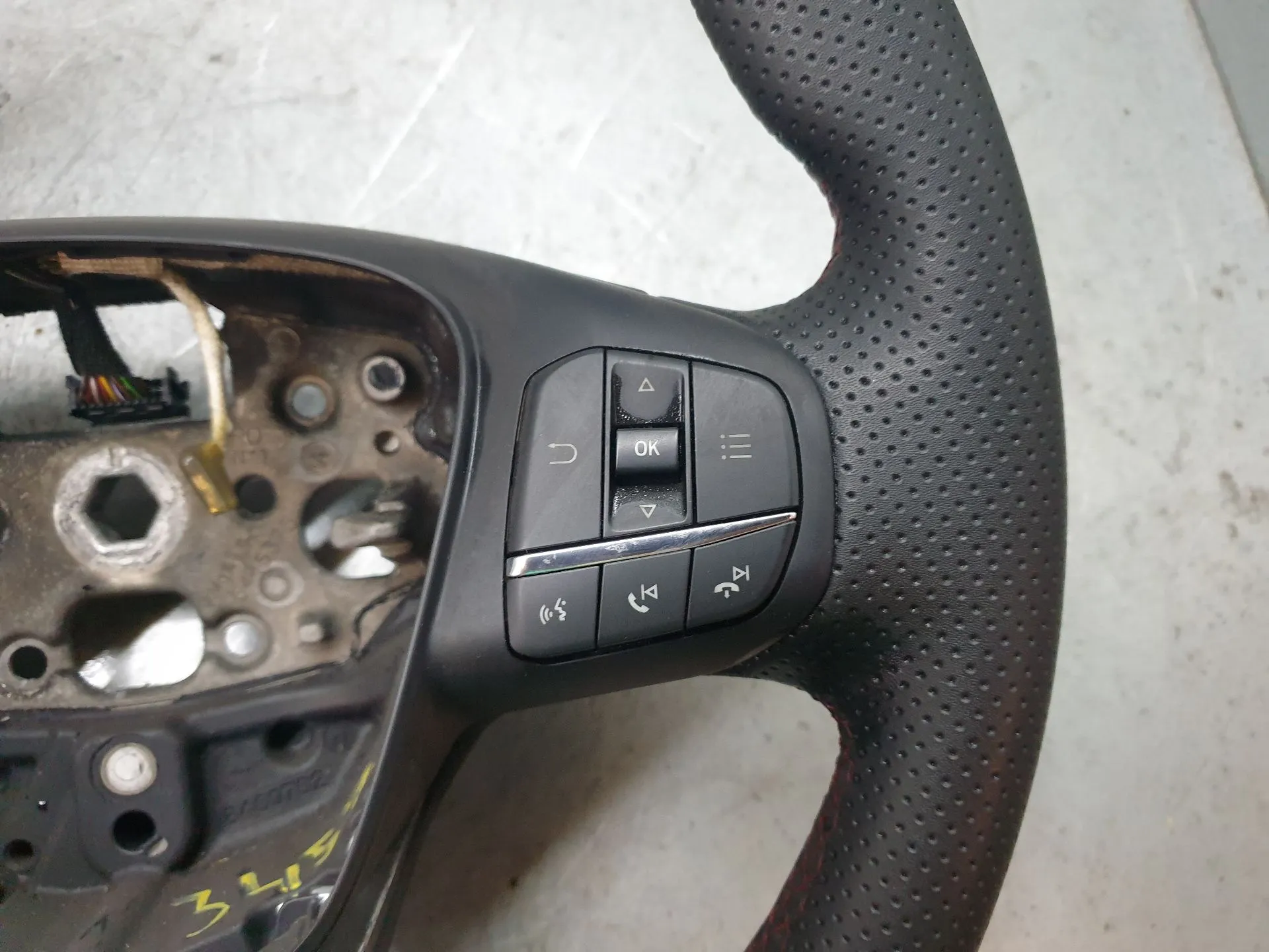 Volante FORD Puma (J2K, CF7) Imagem-3