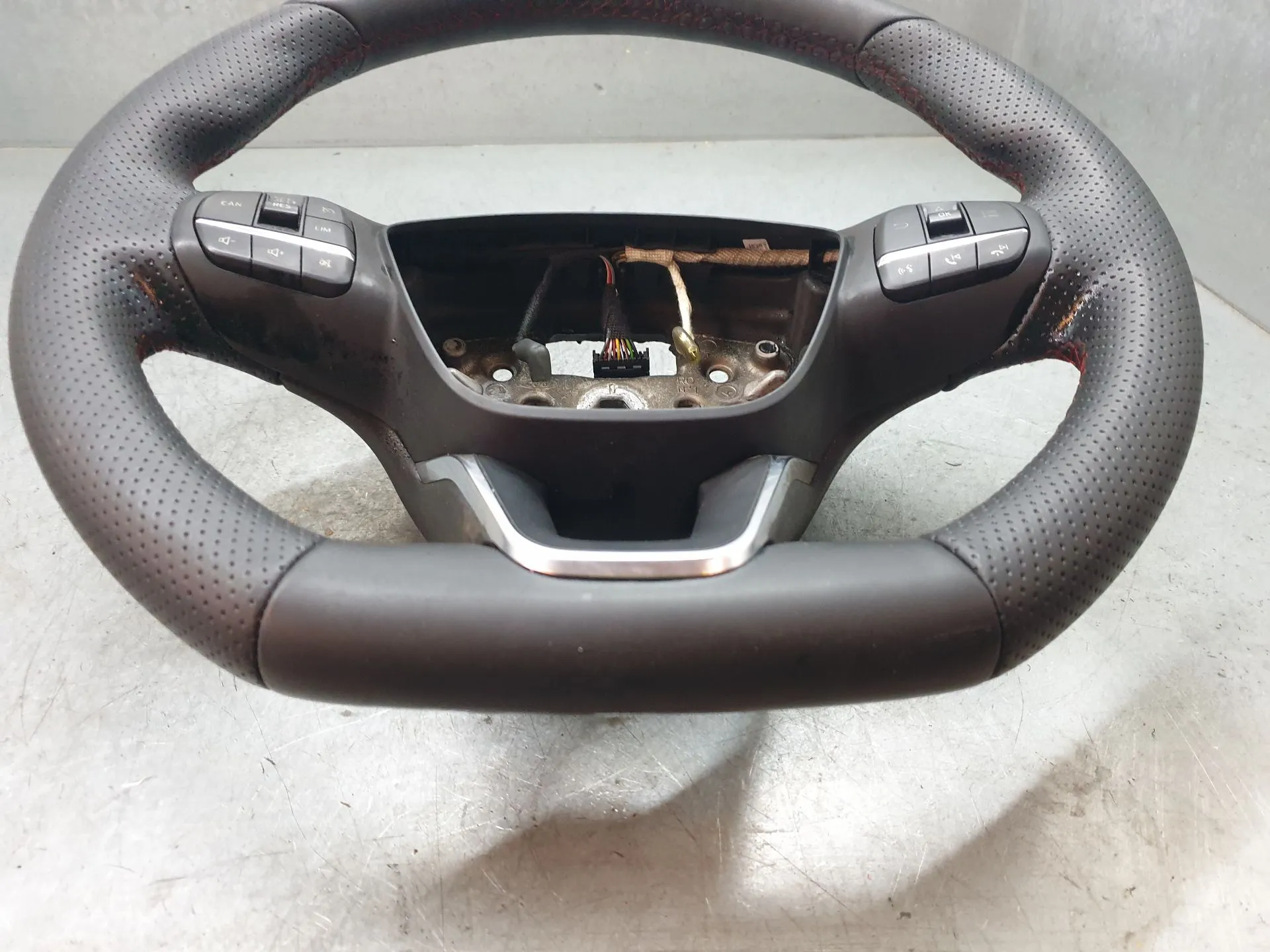 Volante FORD Puma (J2K, CF7) Imagem-4