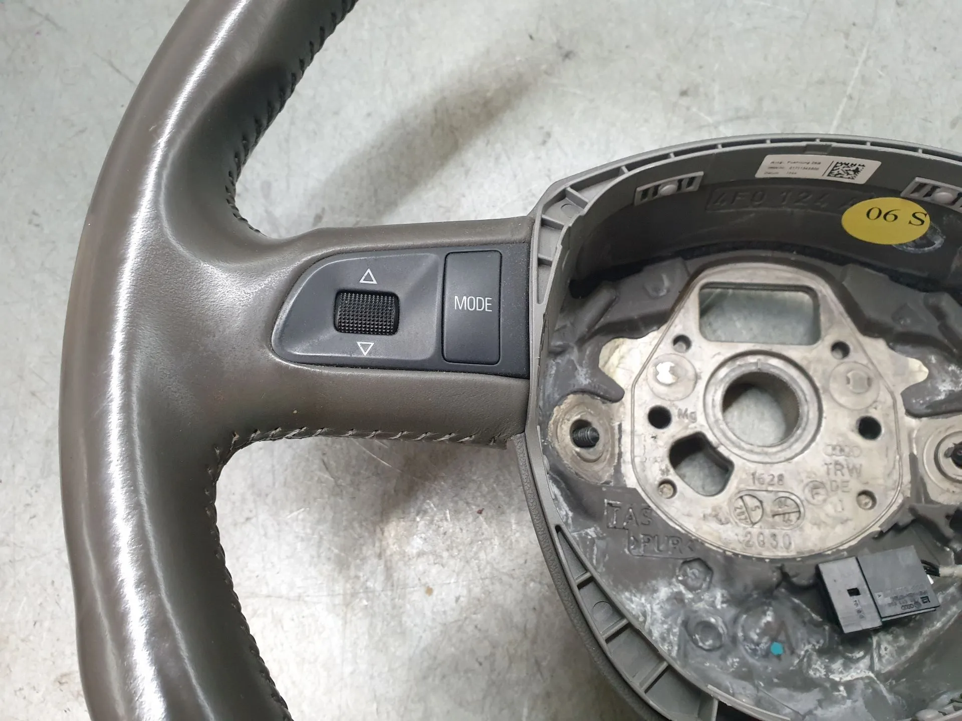 Steering wheel AUDI A6 Allroad (4GH, 4GJ, C7) Imagem-1