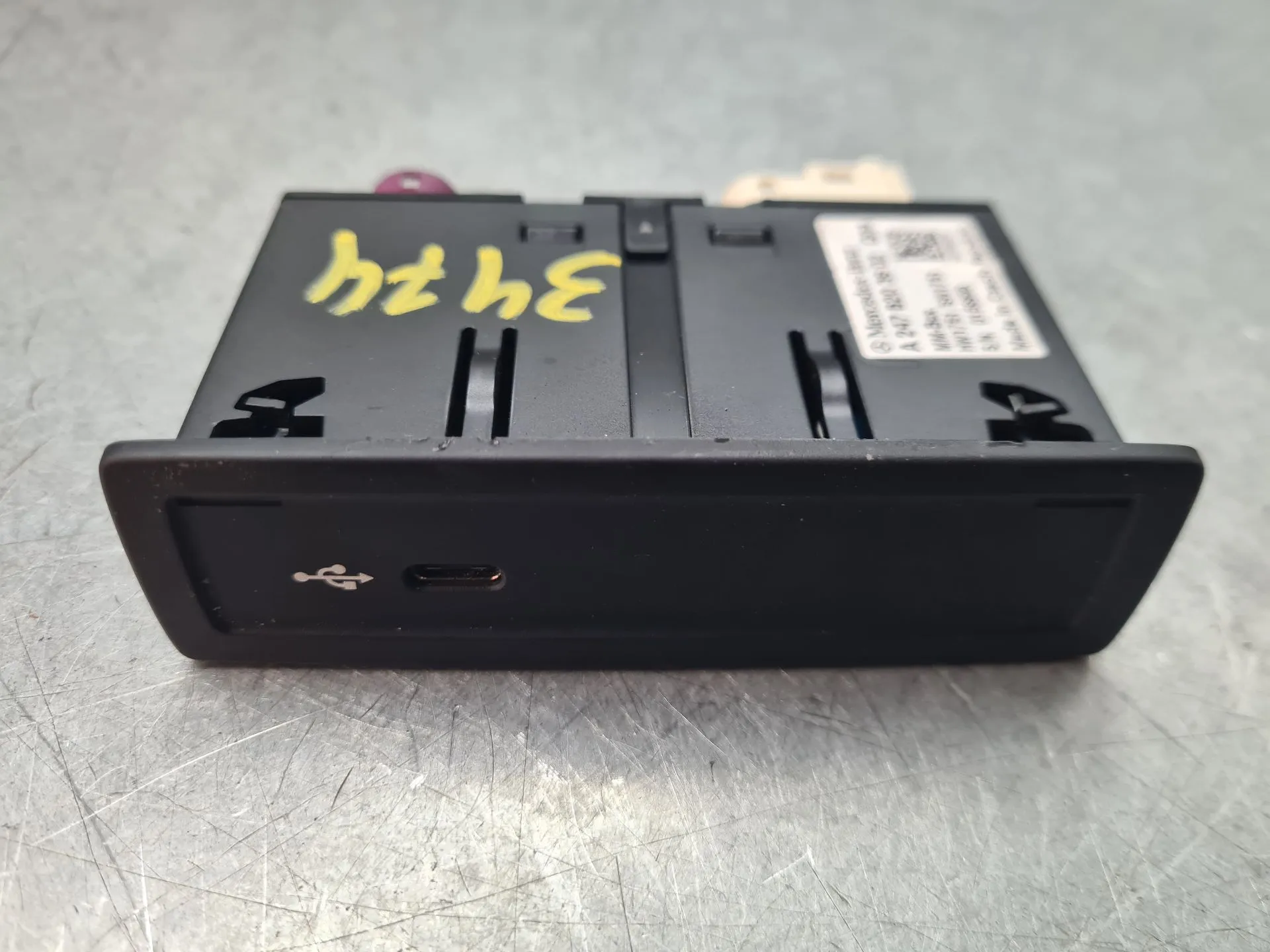 Módulo USB / AUX / IPOD MERCEDES-BENZ Classe A (W177)