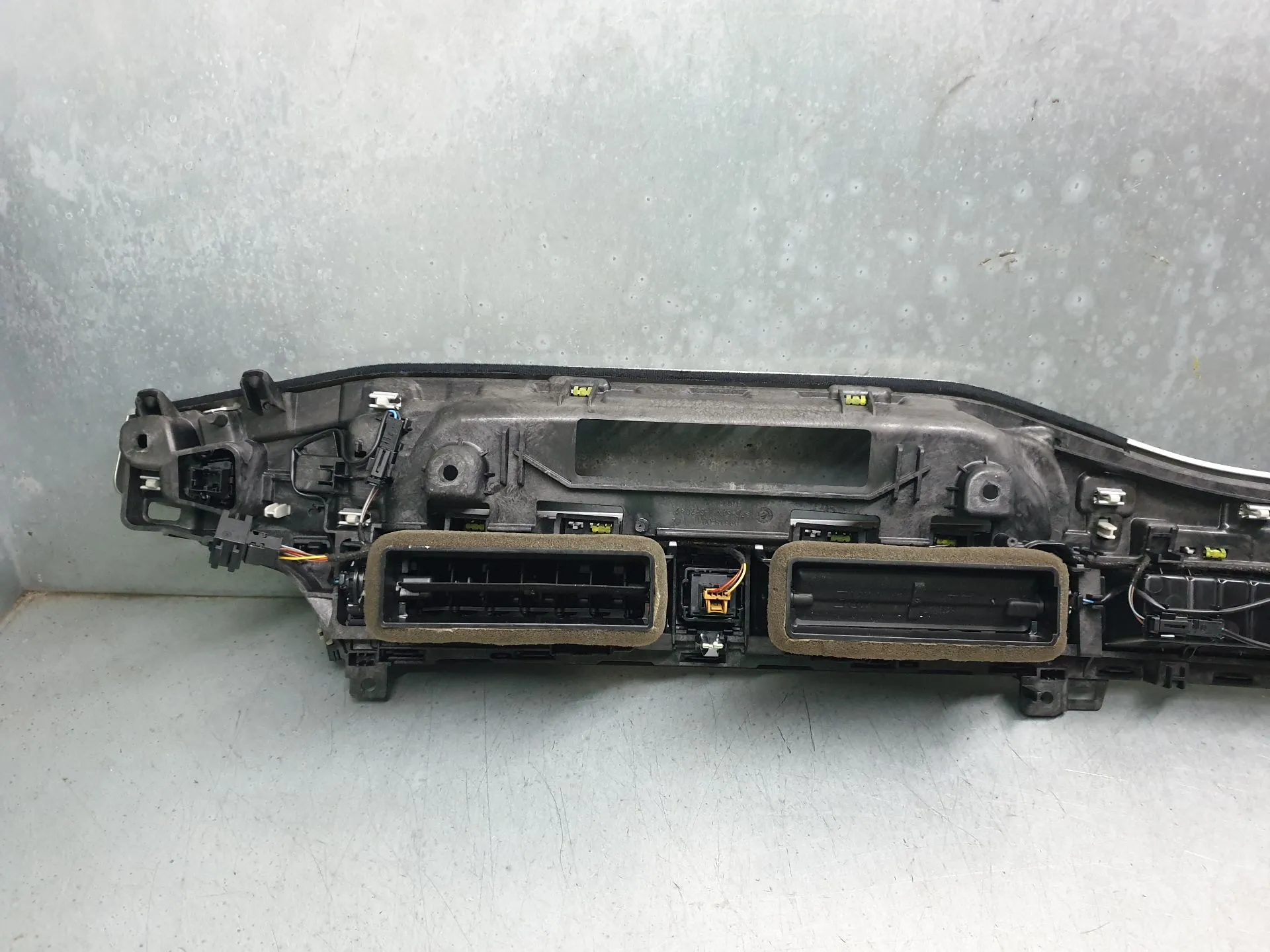 Friso tablier AUDI A4 (8W2, 8WC, B9) Imagem-3