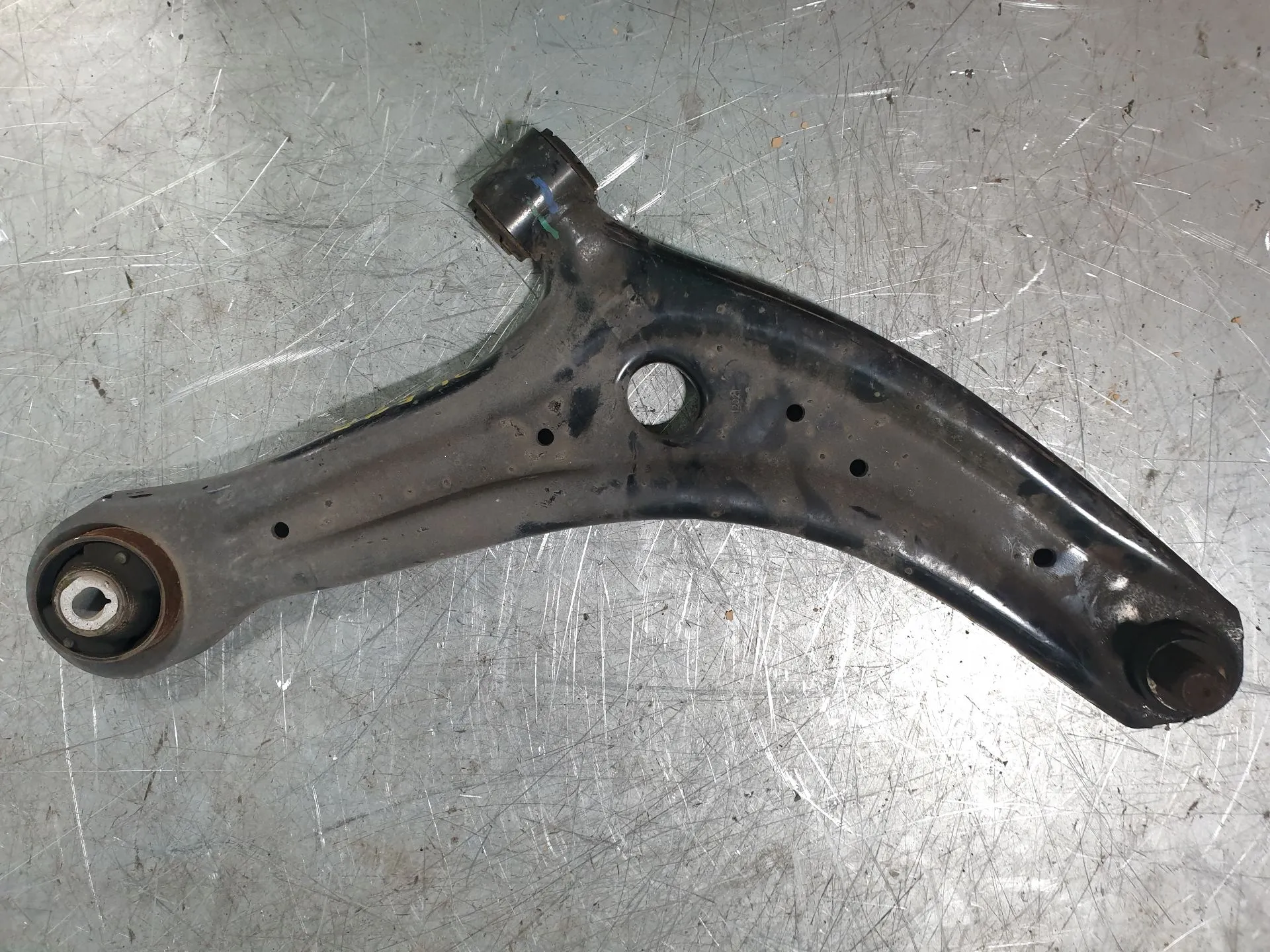 Braço de suspensão frente direito FORD Puma (J2K, CF7)