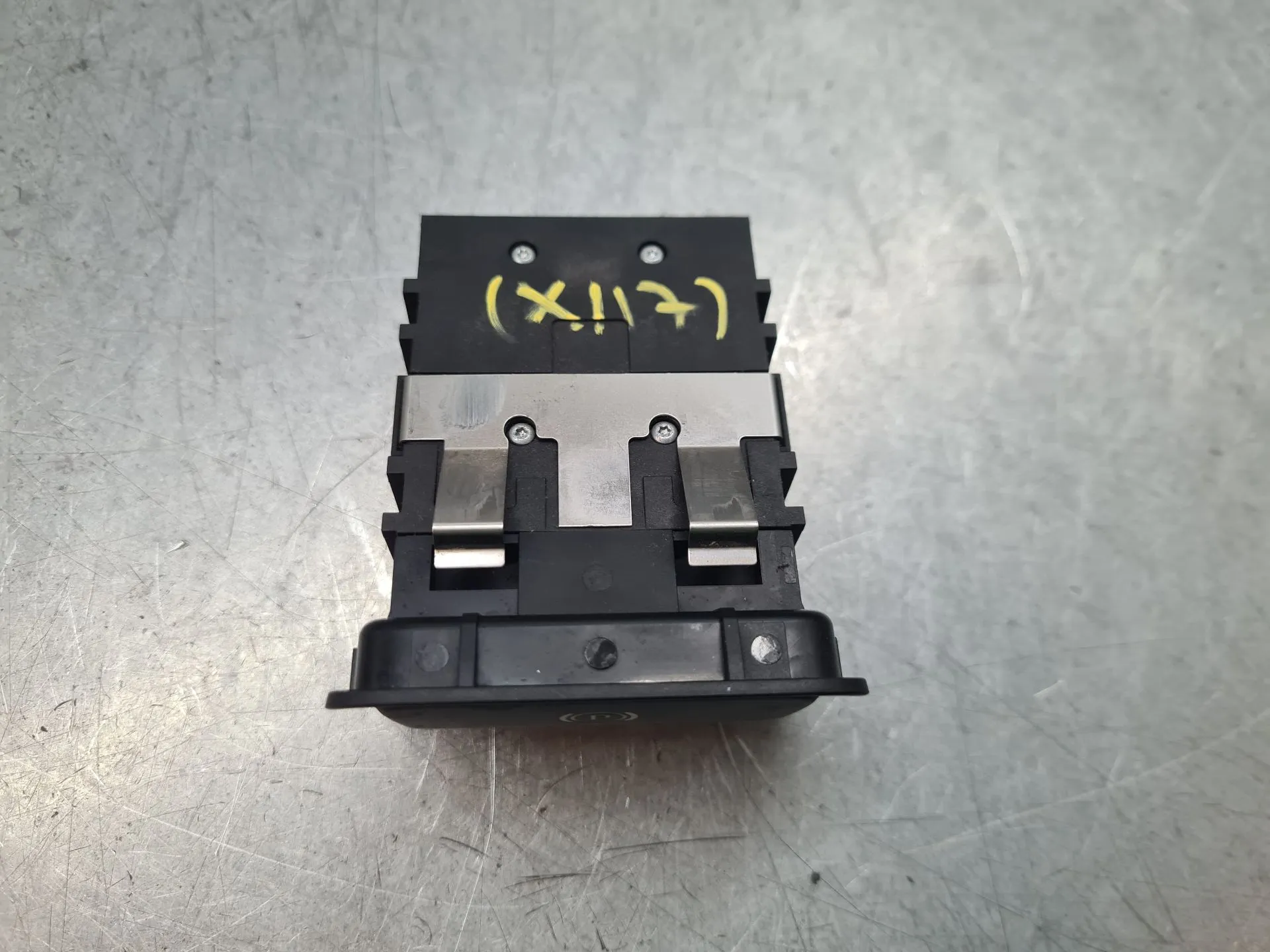 Parking brake switch MERCEDES-BENZ GLK (X204) Imagem-1