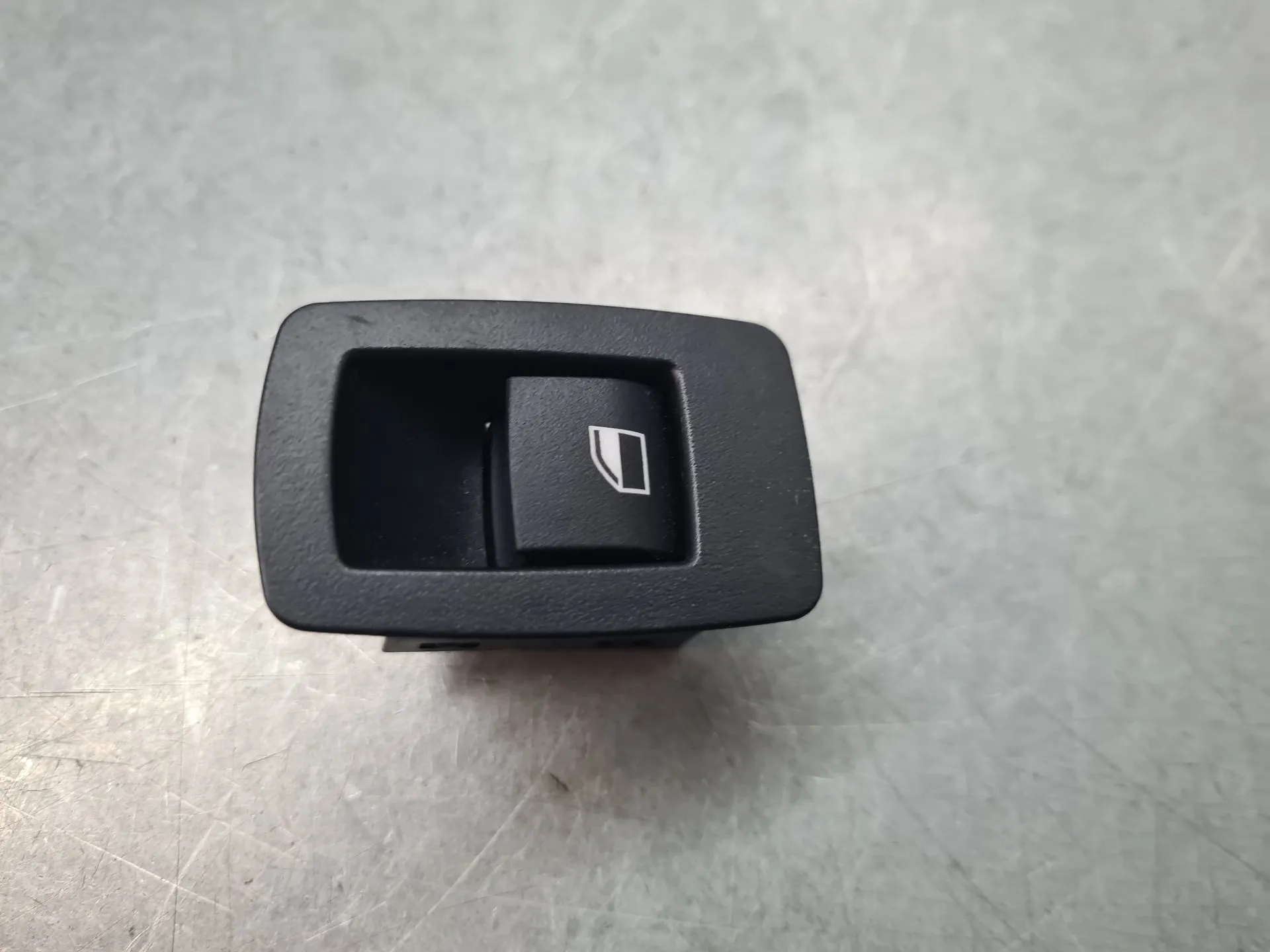 Mando / interruptor elevalunas trasero derecho BMW 1 (F20)