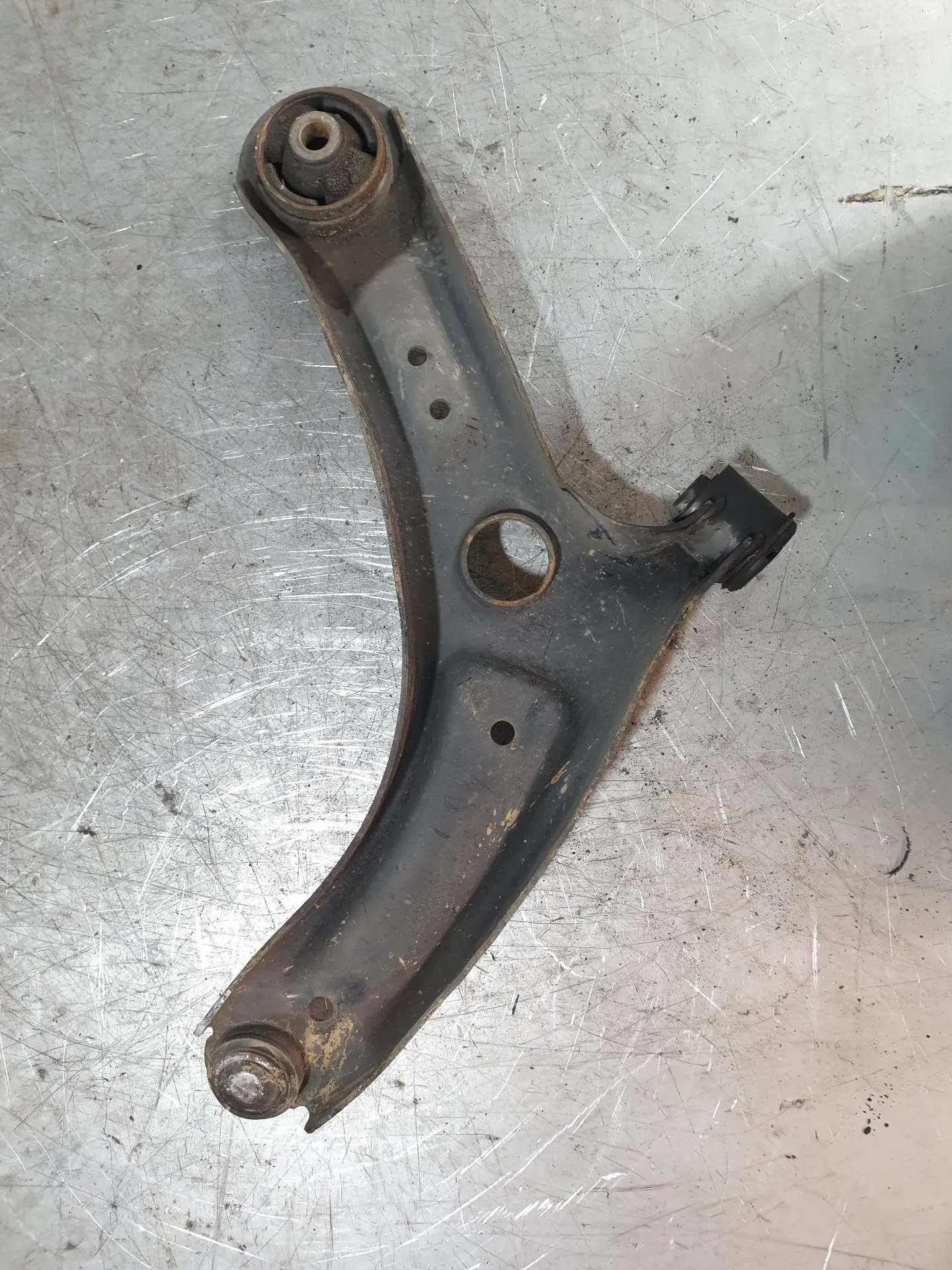 Bras de suspension Avant gauche HYUNDAI i20 (GB) Imagem-1