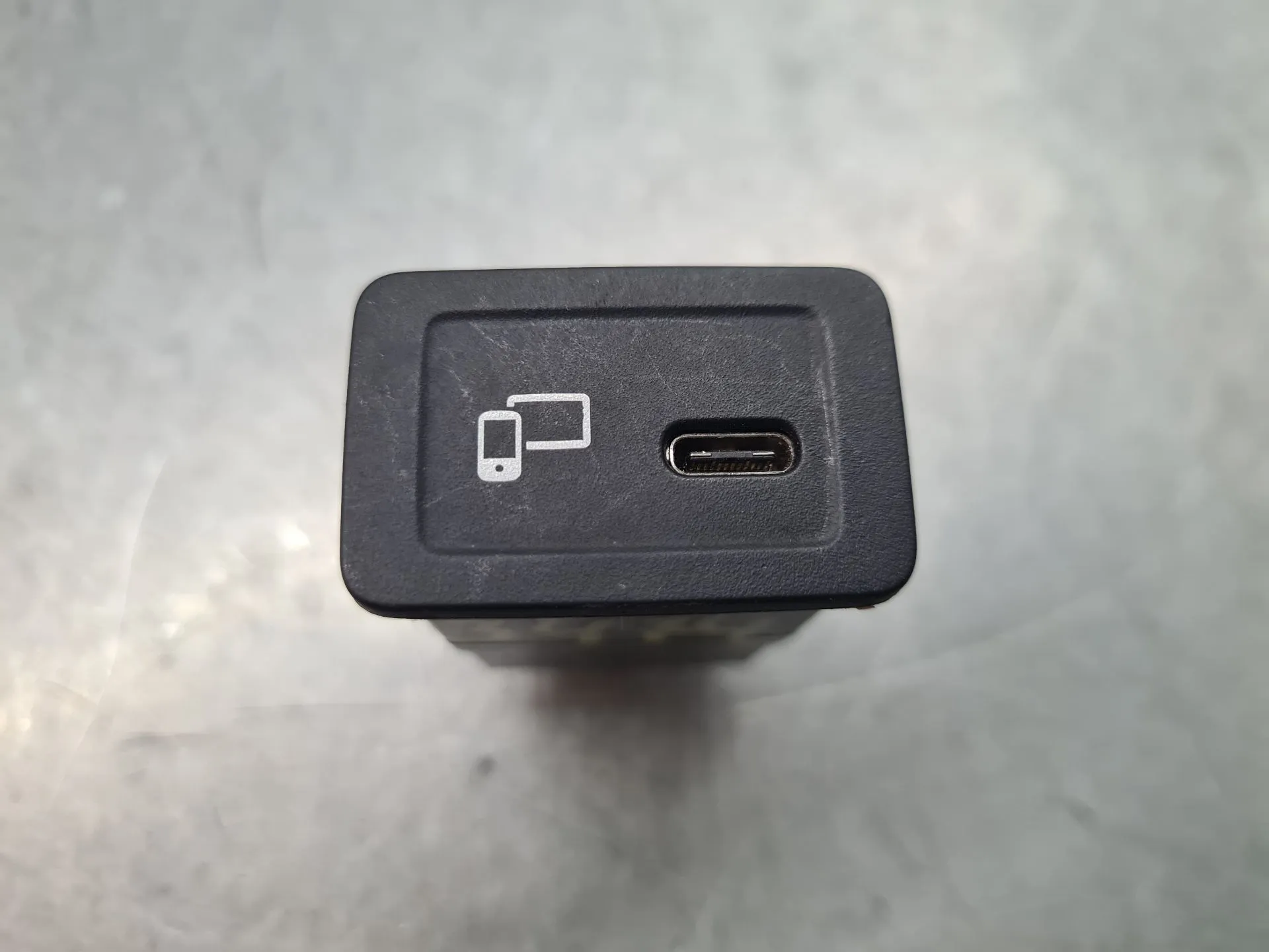 Porta Ingresso USB / AUX / iPod MERCEDES-BENZ Classe A (W177)