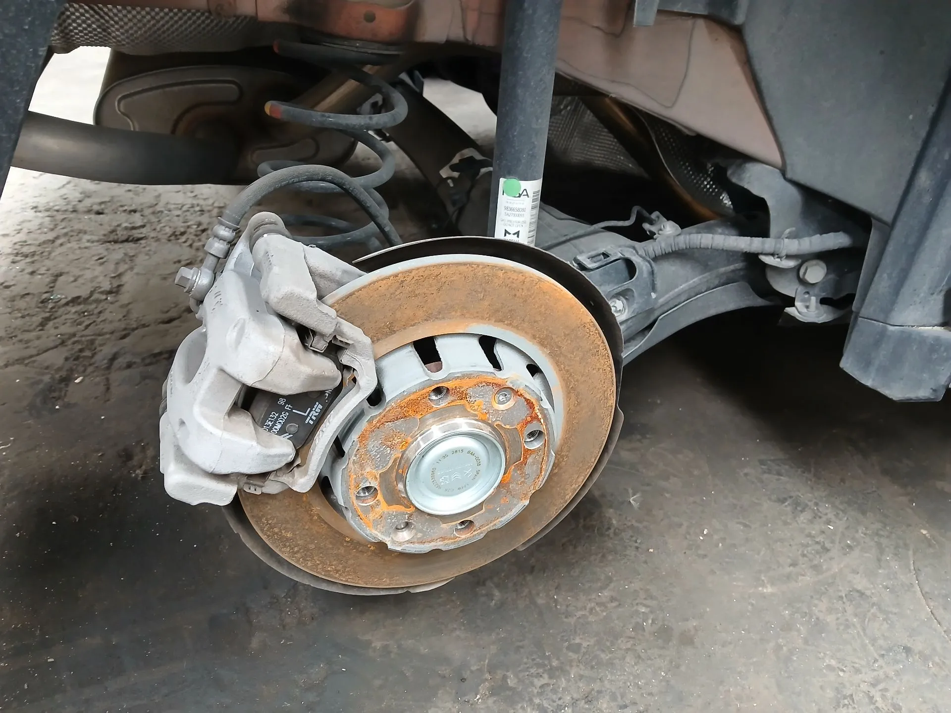 Eje trasero con discos PEUGEOT 2008 II (U_)