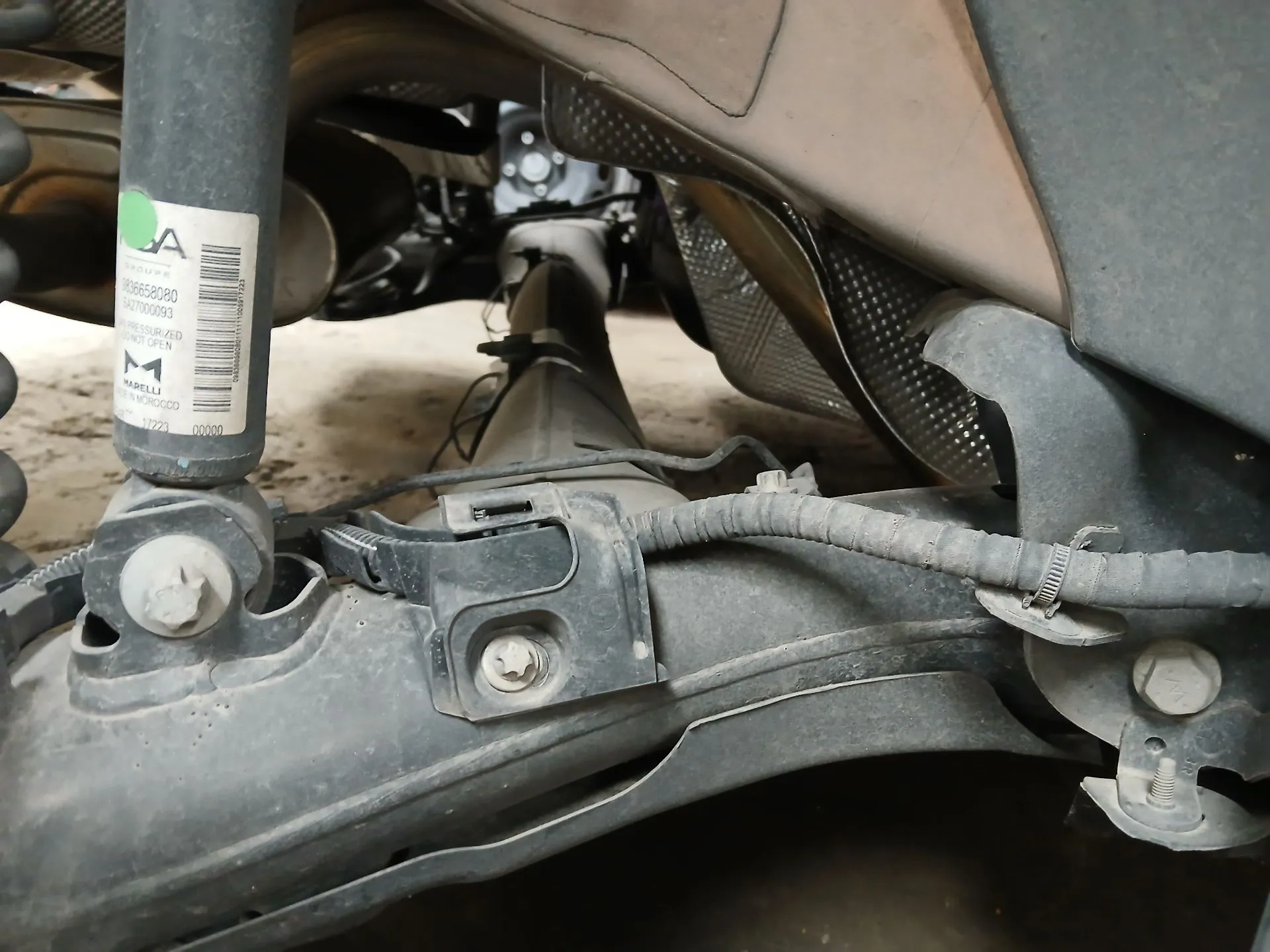 Rear axle with discs PEUGEOT 2008 II (U_) Imagem-1