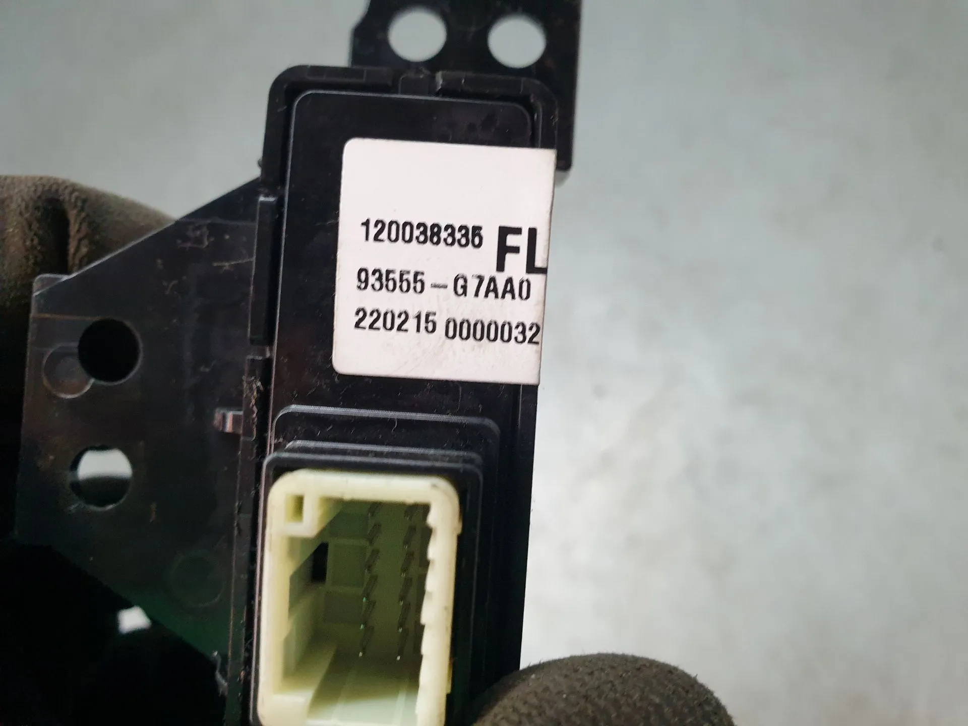 Botão / interruptor tampão de combustível HYUNDAI Ioniq (AE) Imagem-3