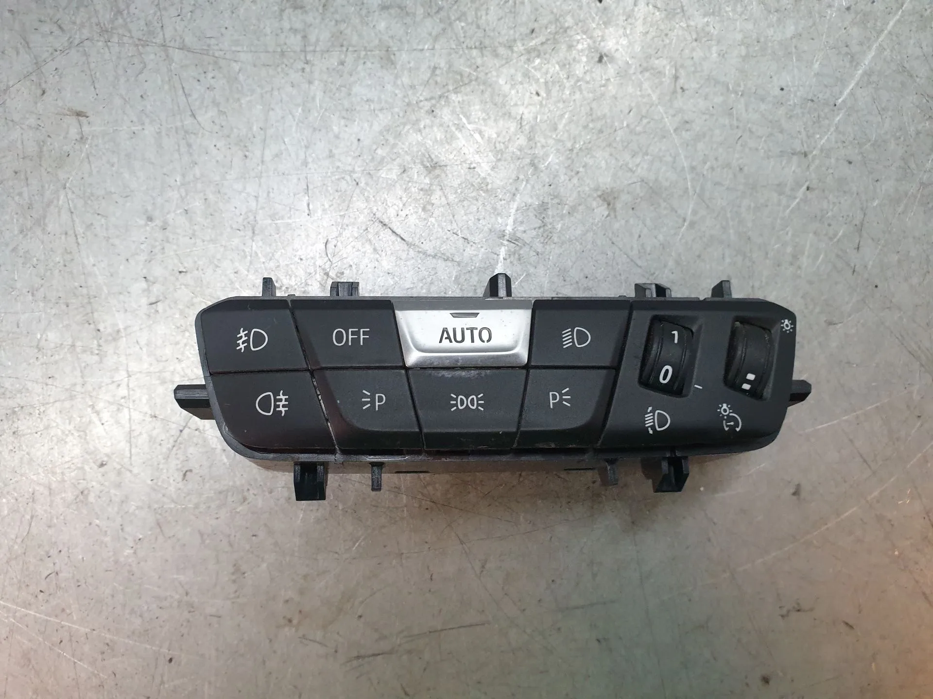 Light switch BMW 1 (F40)