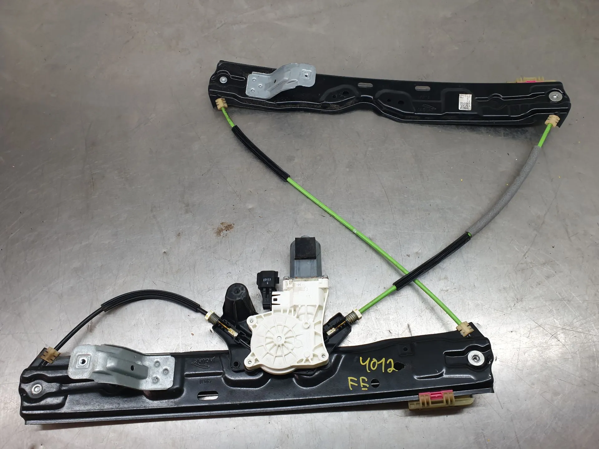 Lève-vitre avant gauche JAGUAR F-Pace (X761)