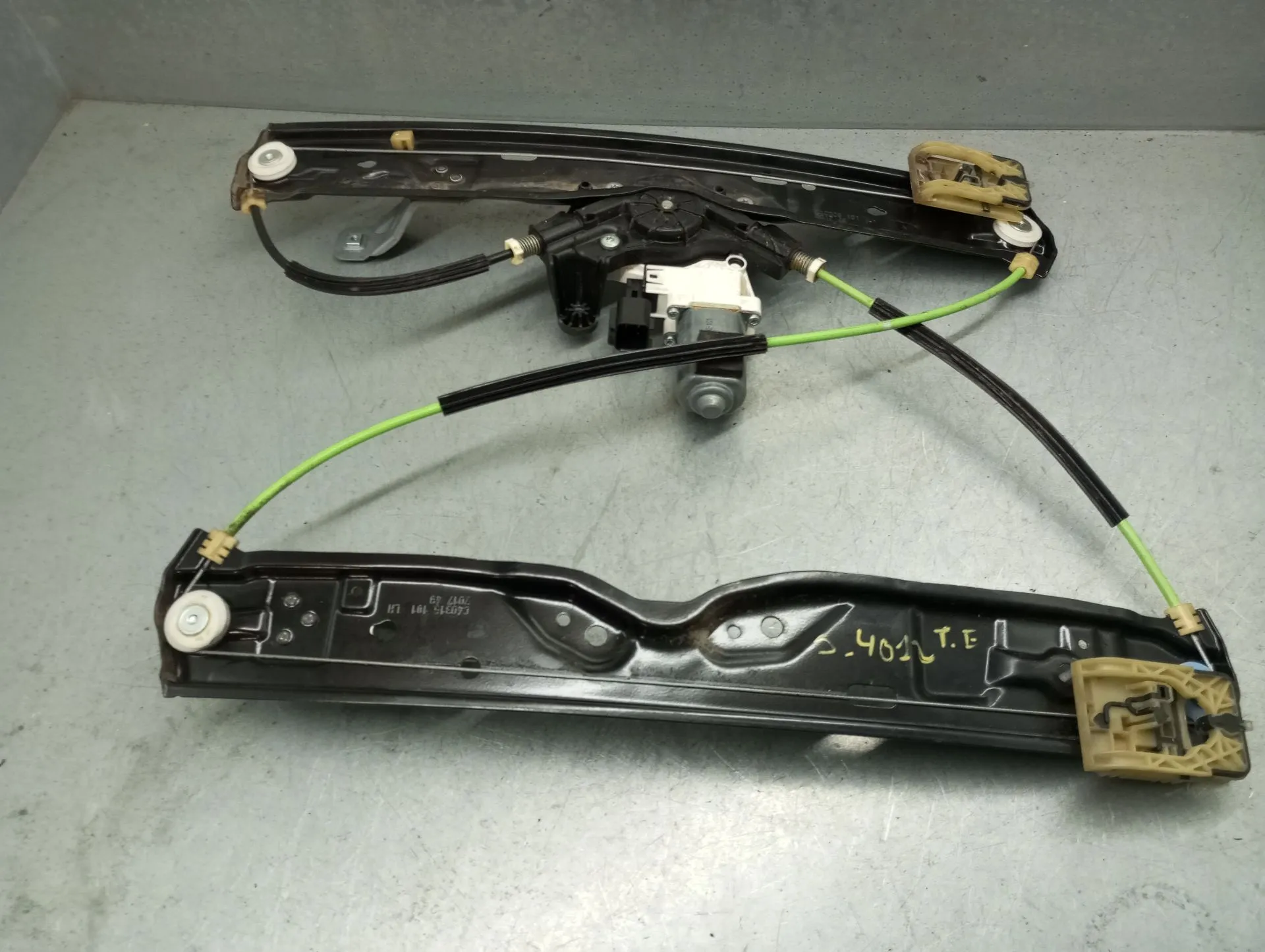 Elevador vidros trás esquerdo JAGUAR F-Pace (X761)