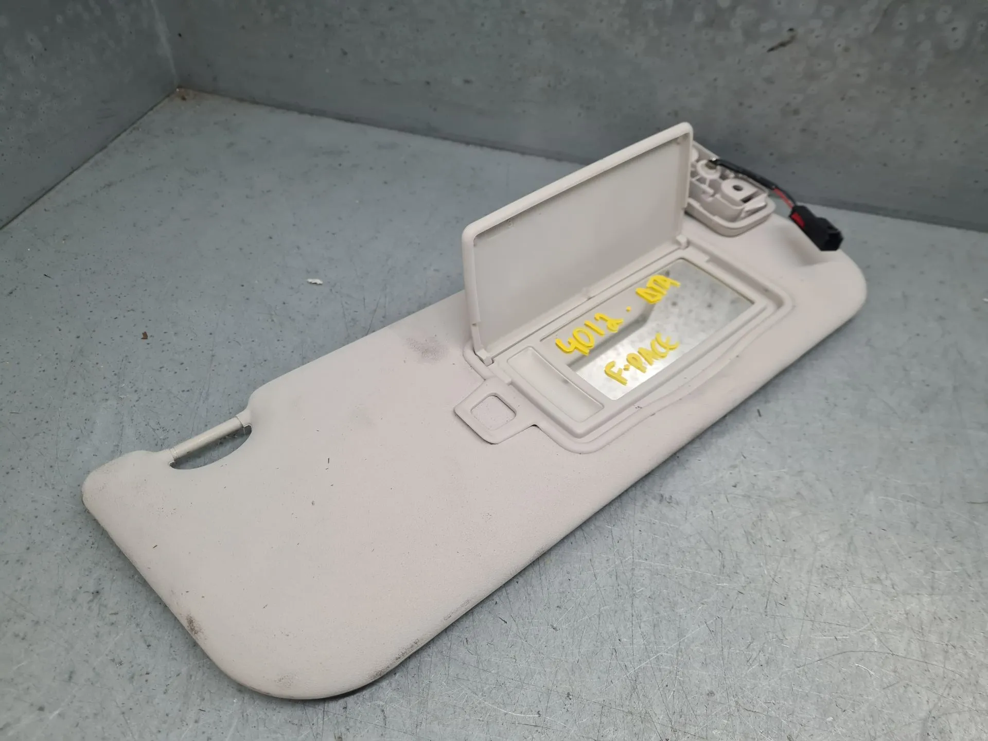 Right Sun Visor JAGUAR F-Pace (X761) Imagem-3