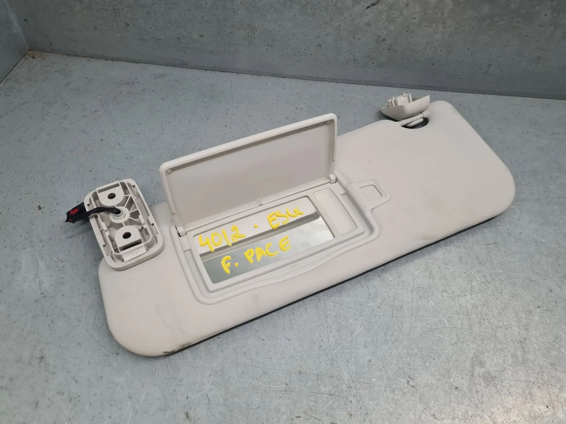 Pála de sol esquerda JAGUAR F-Pace (X761)