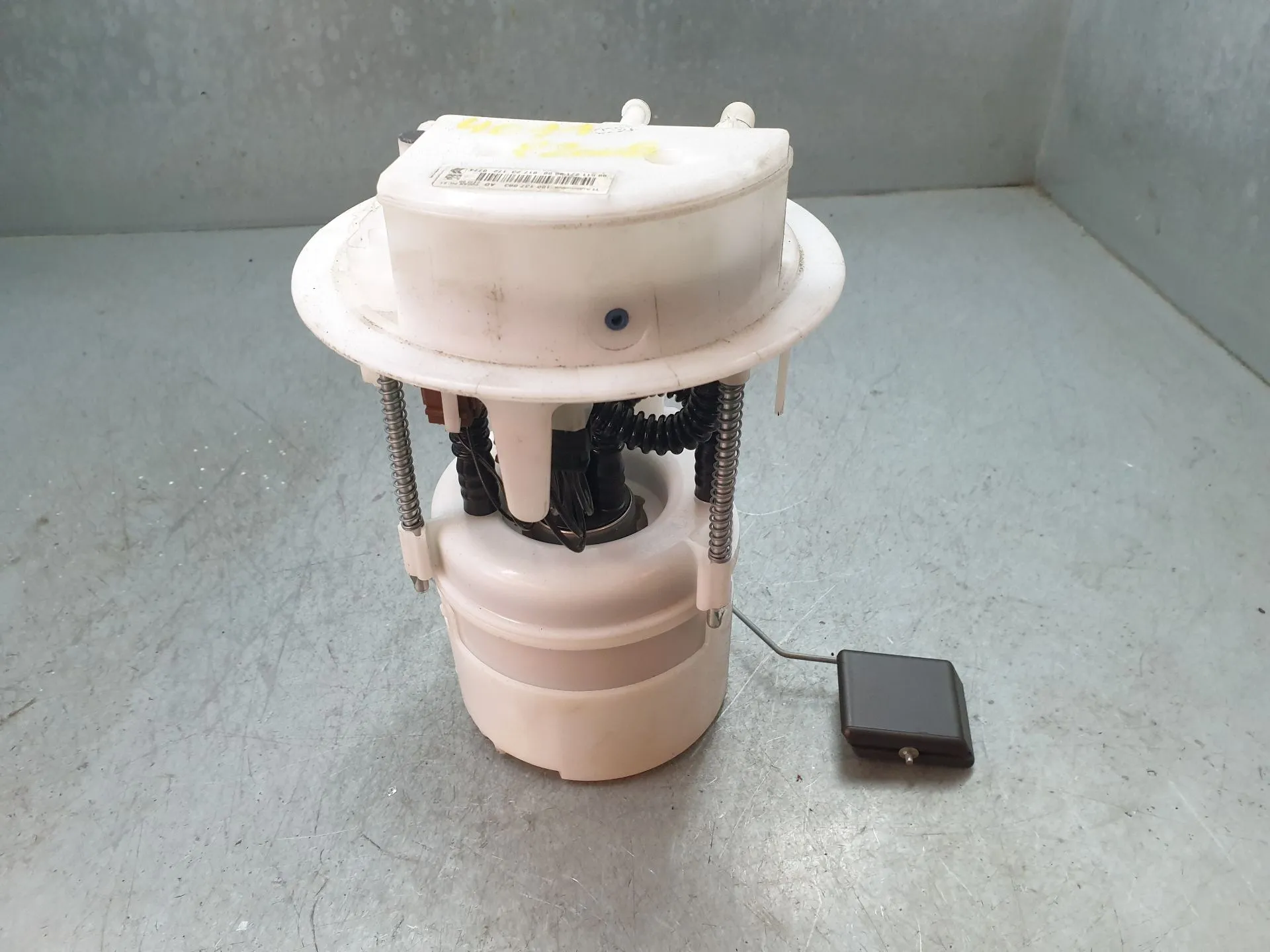 Bomba de combustible PEUGEOT 2008 II (U_)