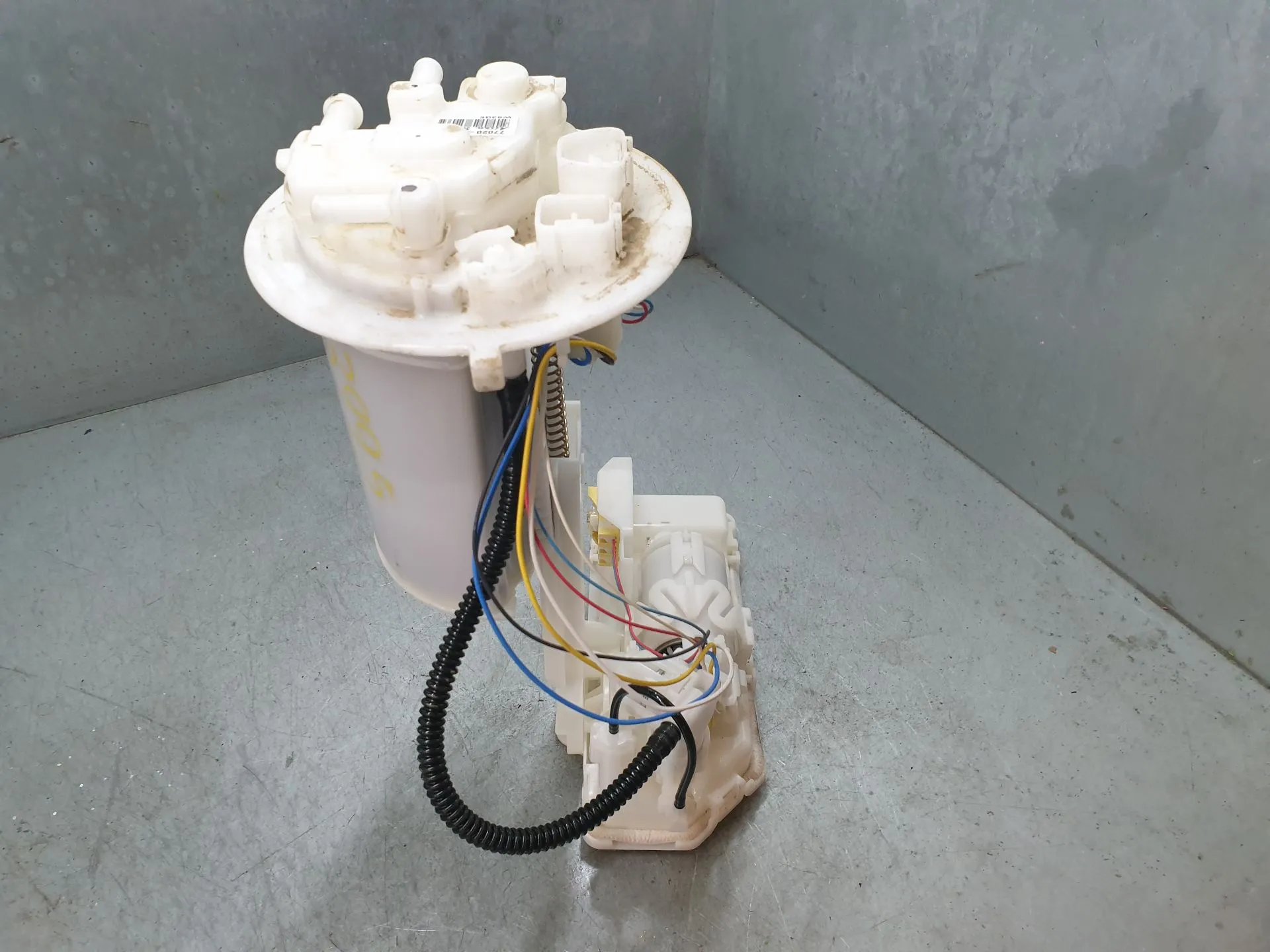 Fuel pump TOYOTA Yaris Cross (MXP_)