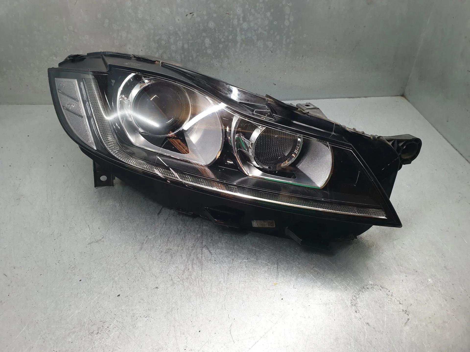 Phare avant Droit JAGUAR F-Pace (X761)