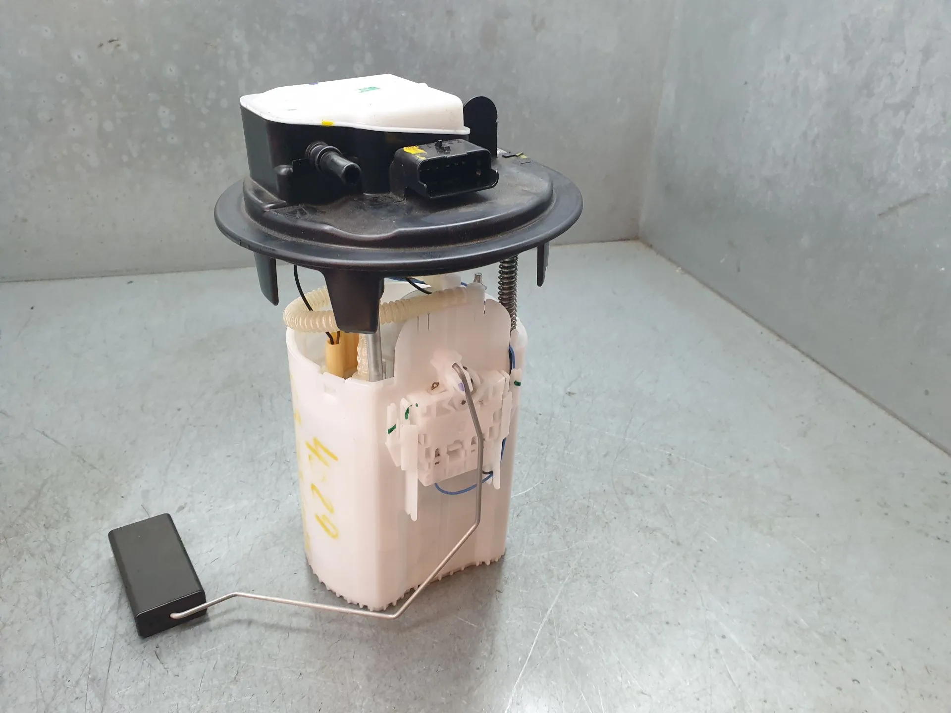Fuel pump VAUXHALL Crossland X (75)