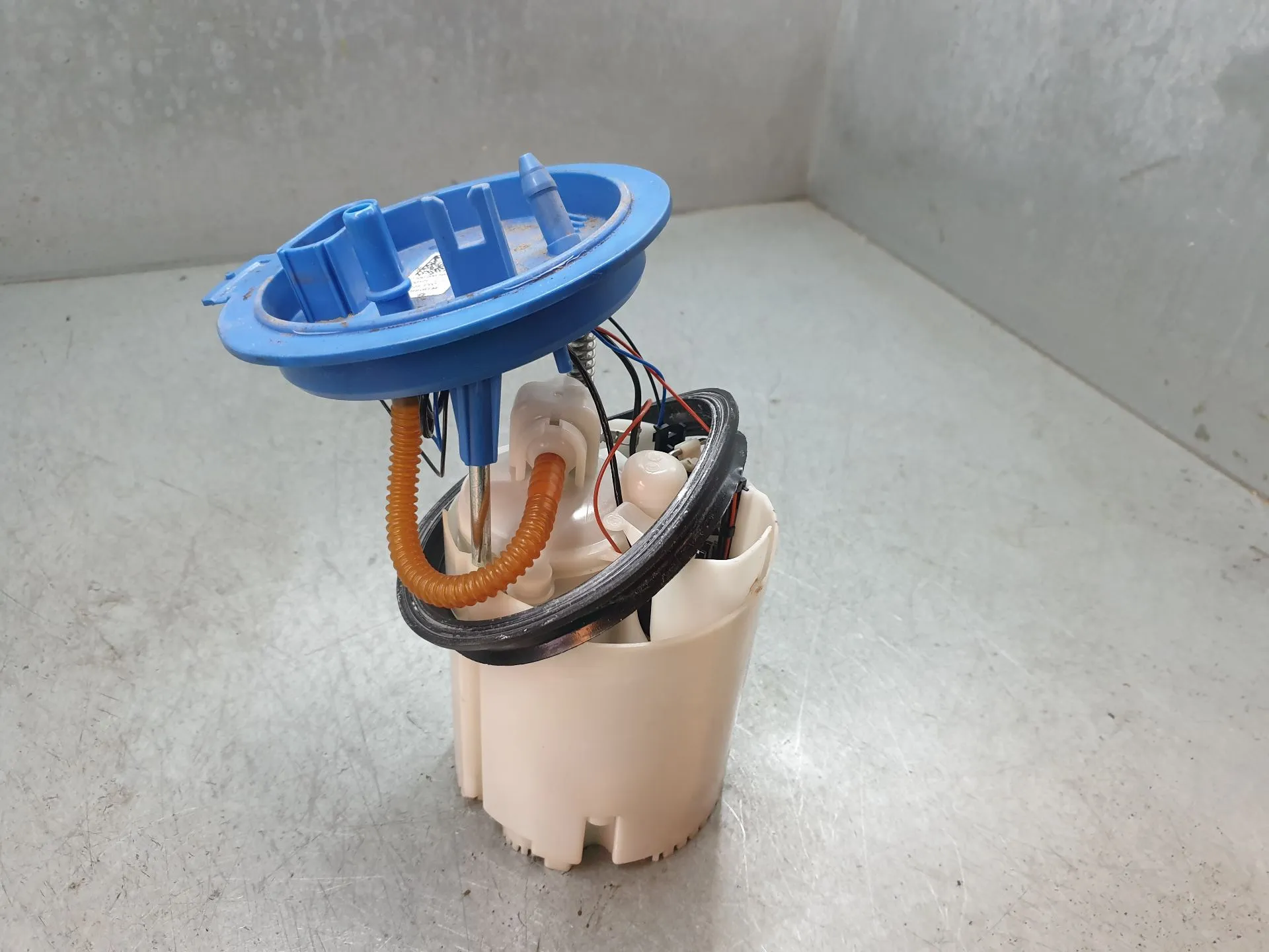 Fuel pump SEAT Leon (5F1)