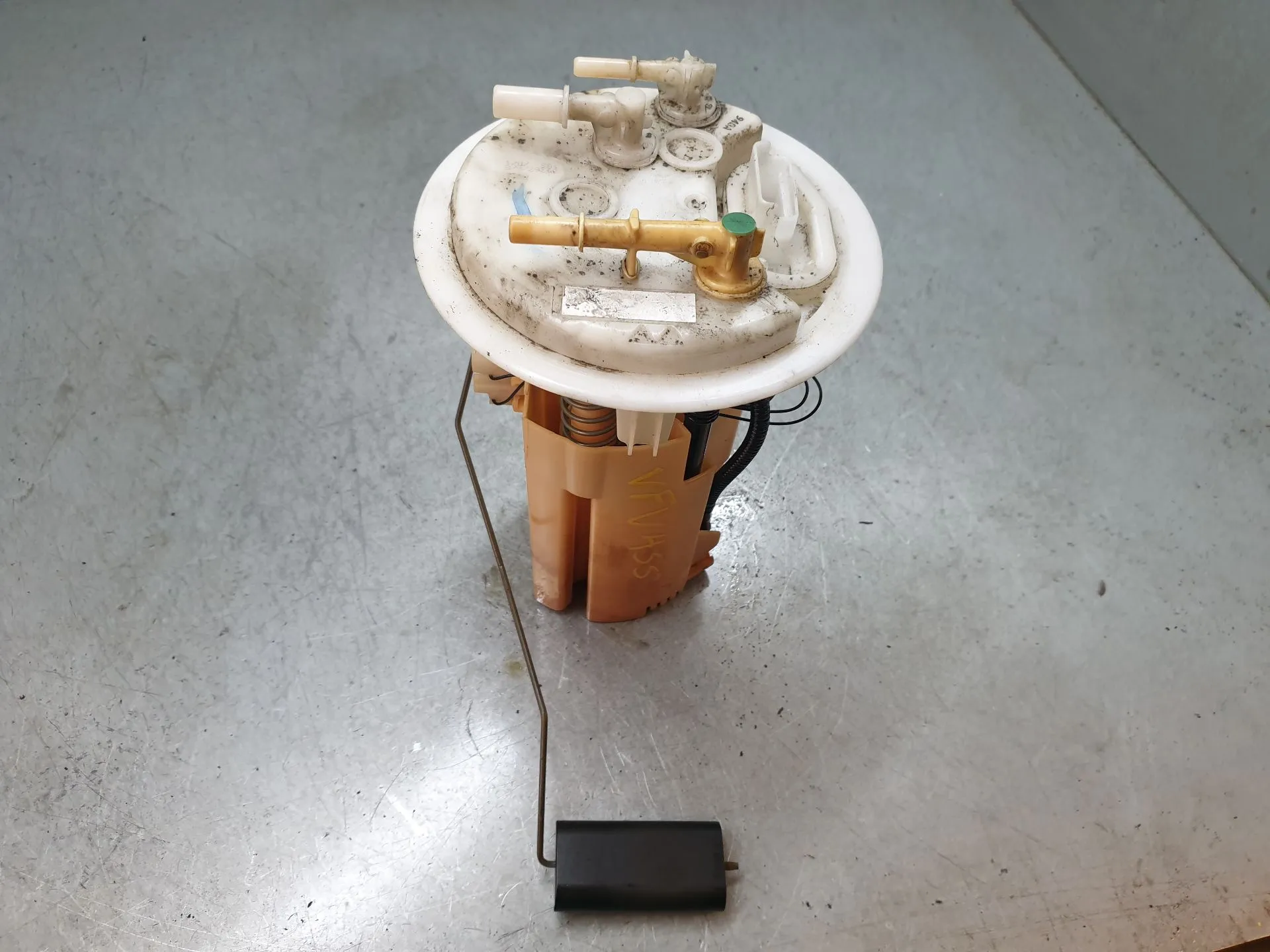 Fuel pump CITROËN C5 III Break (RW_)