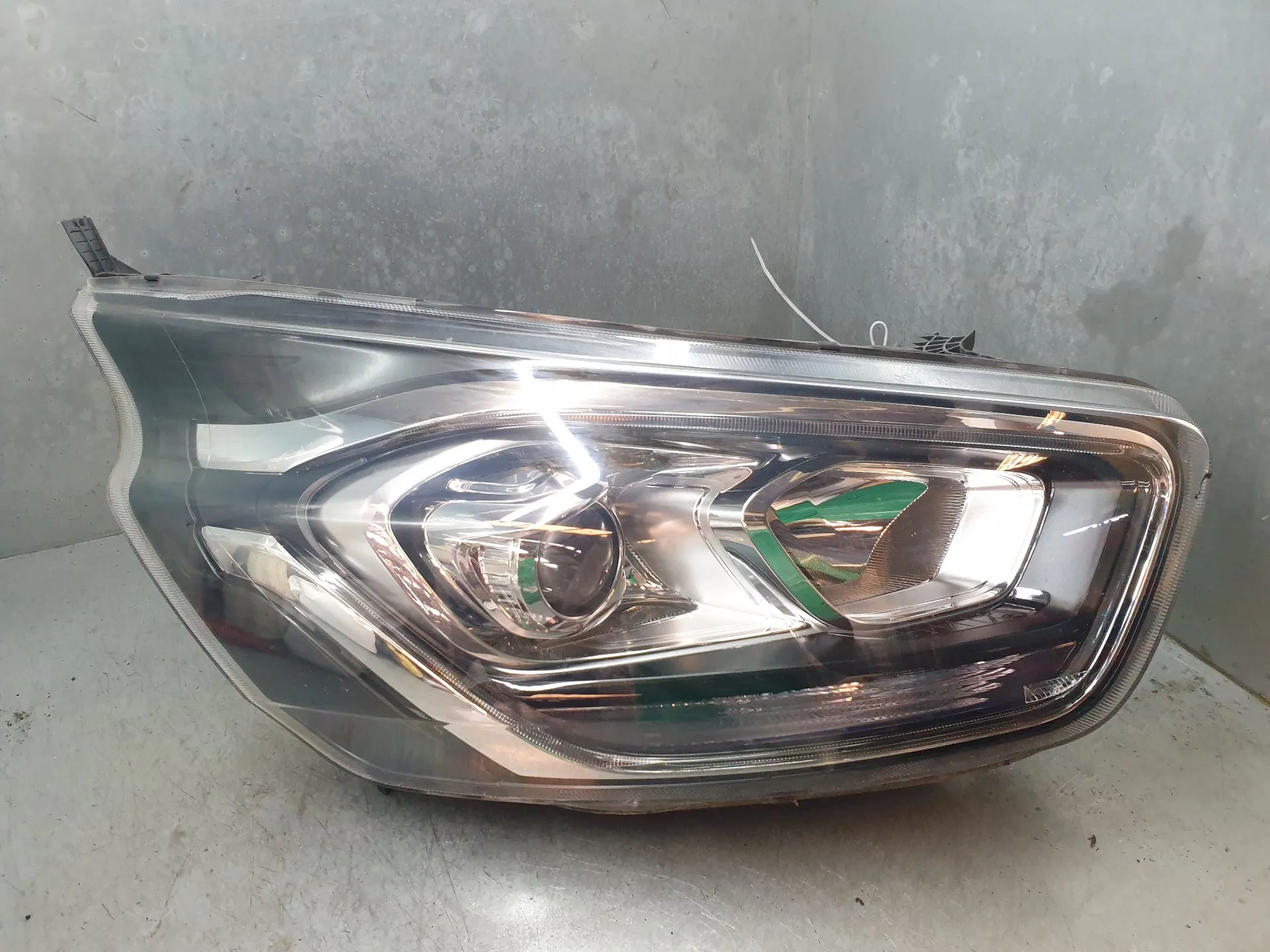 Ótica / farol direita FORD Transit Custom