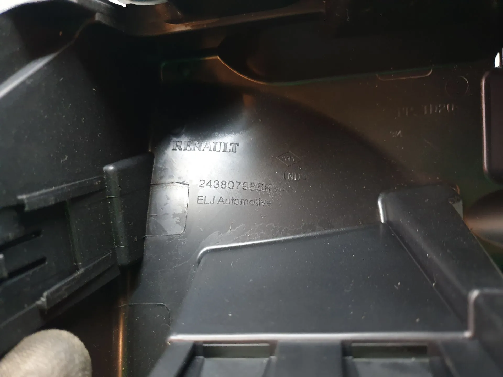 Involúcro / Carcaça dos Fusíveis DACIA Duster (HM_) Imagem-4