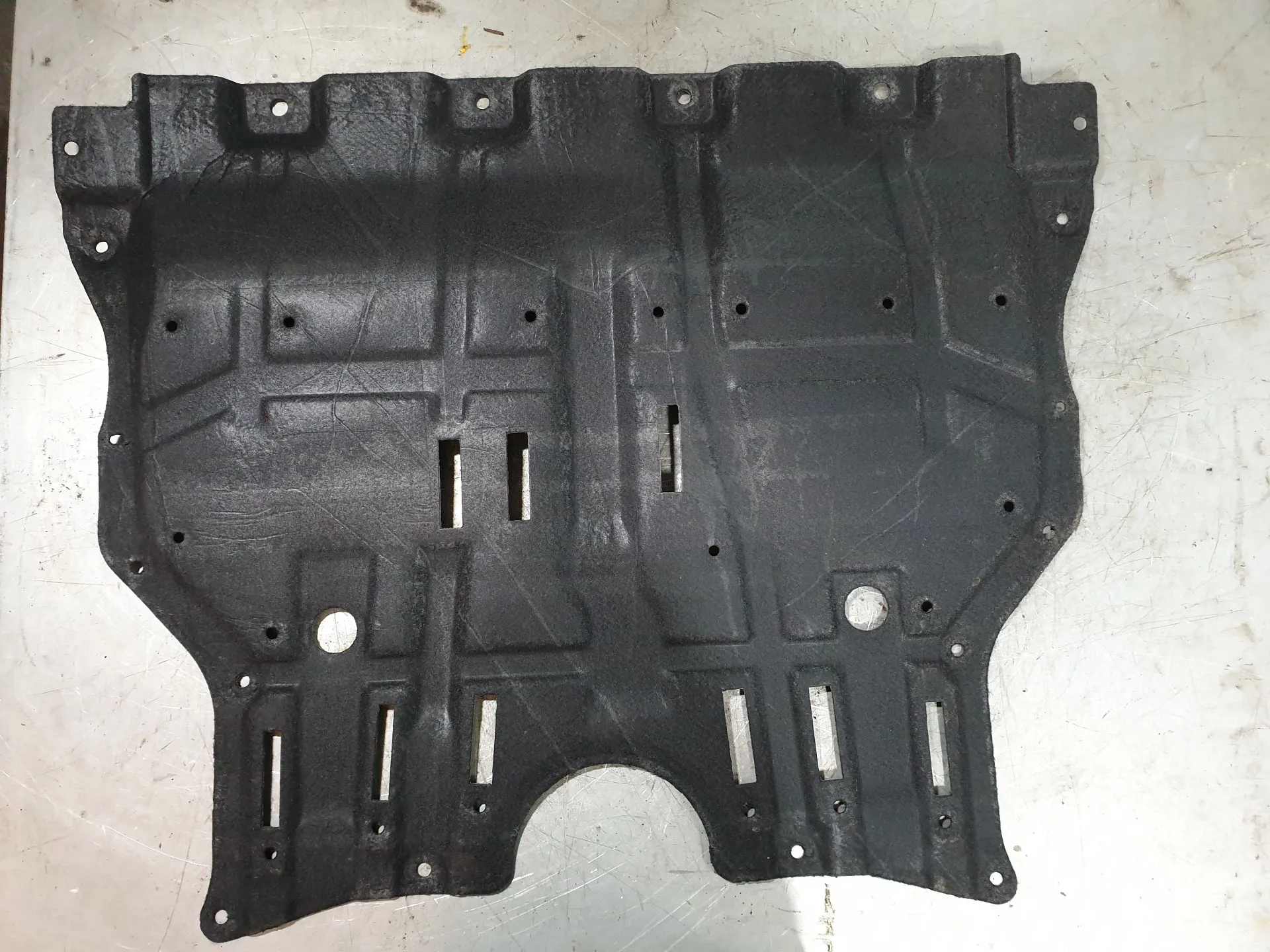 Engine underbody shielding RENAULT Austral Imagem-1